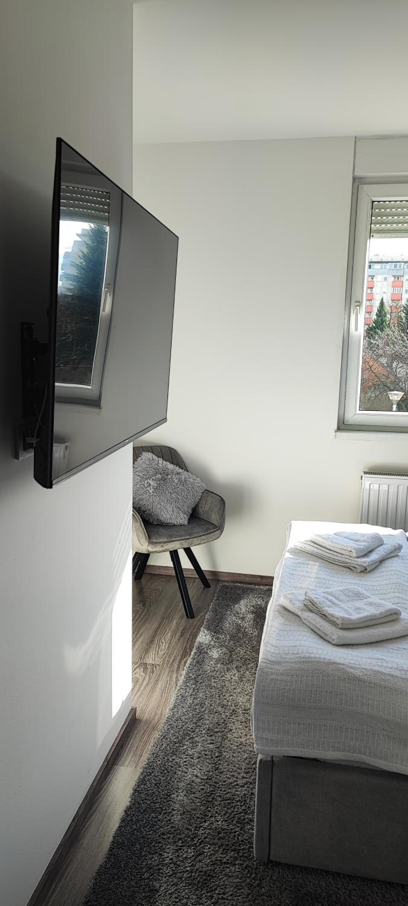 One-Bedroom Apartment photo 3