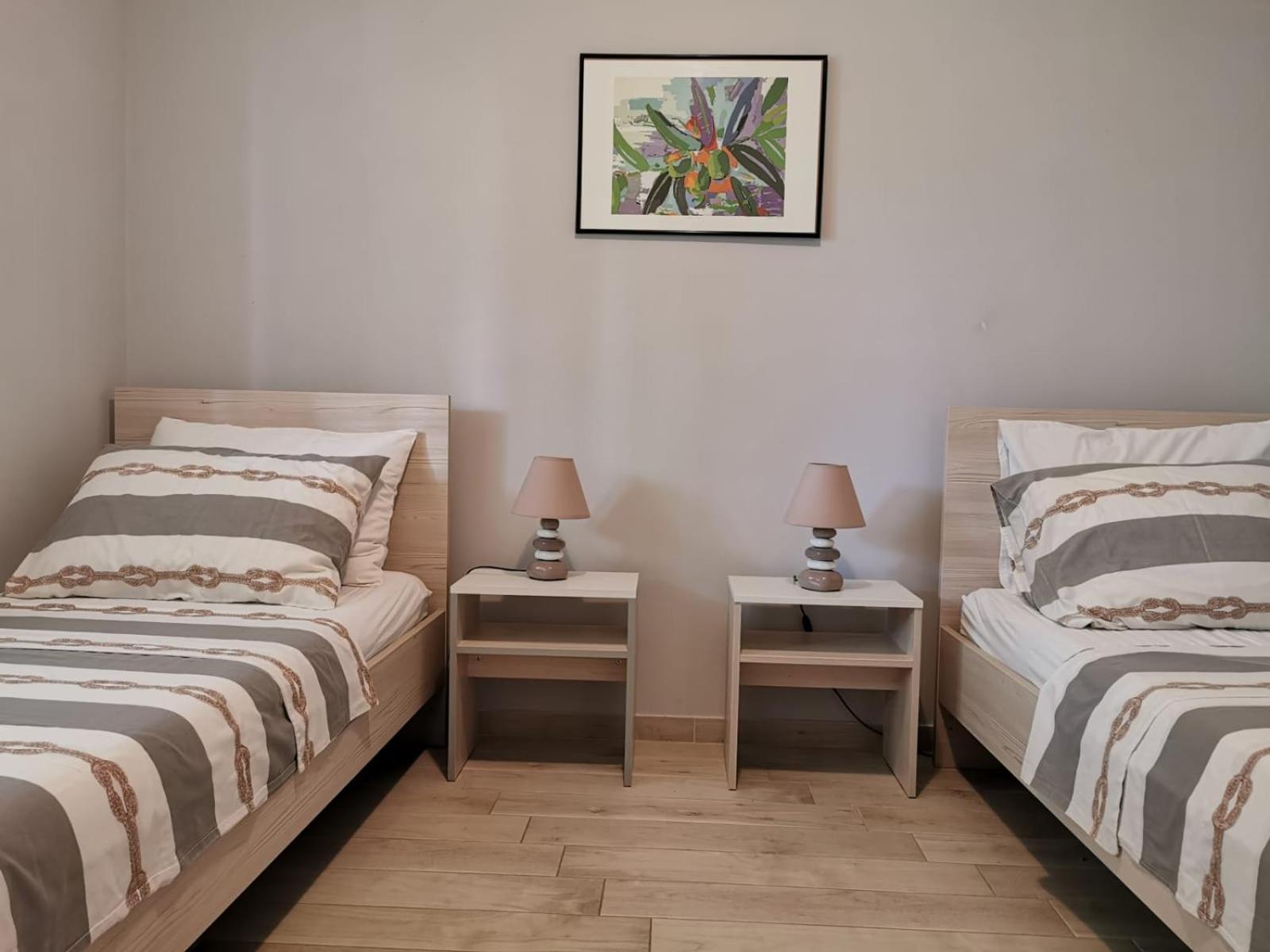 Apartment - Ground Floor - Photo 2