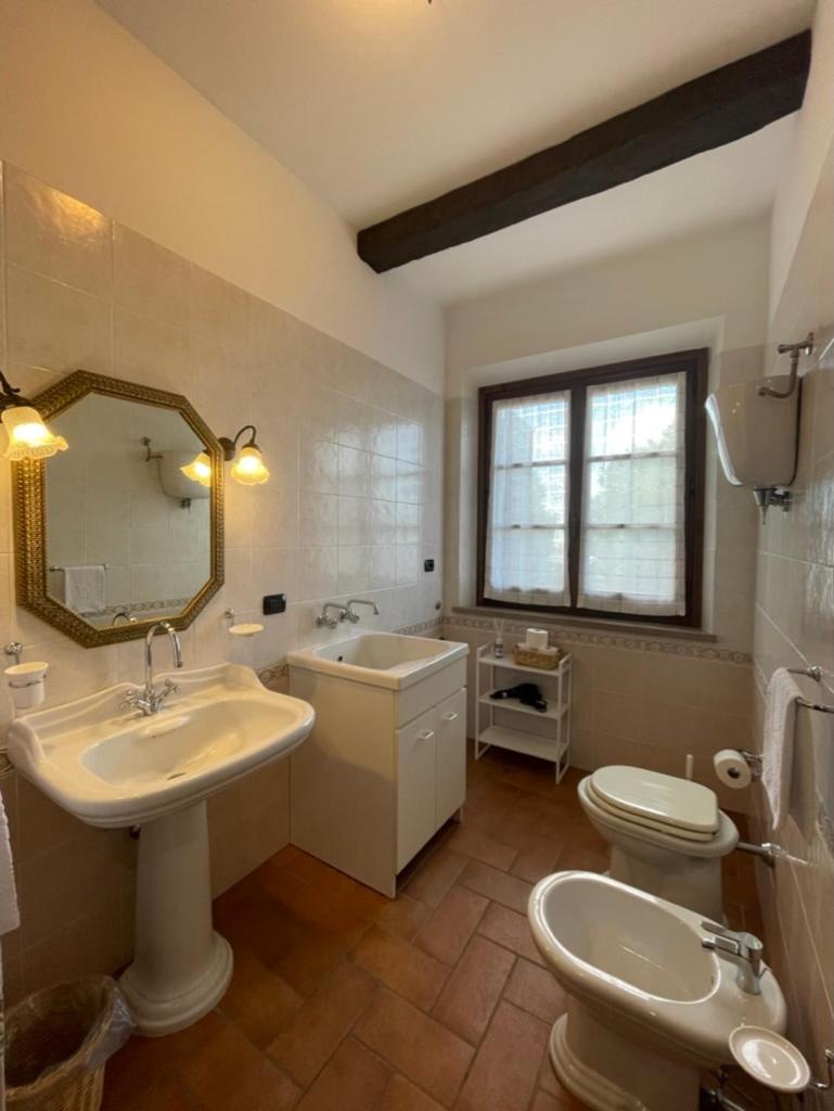 Double Room with Private Bathroom photo 2