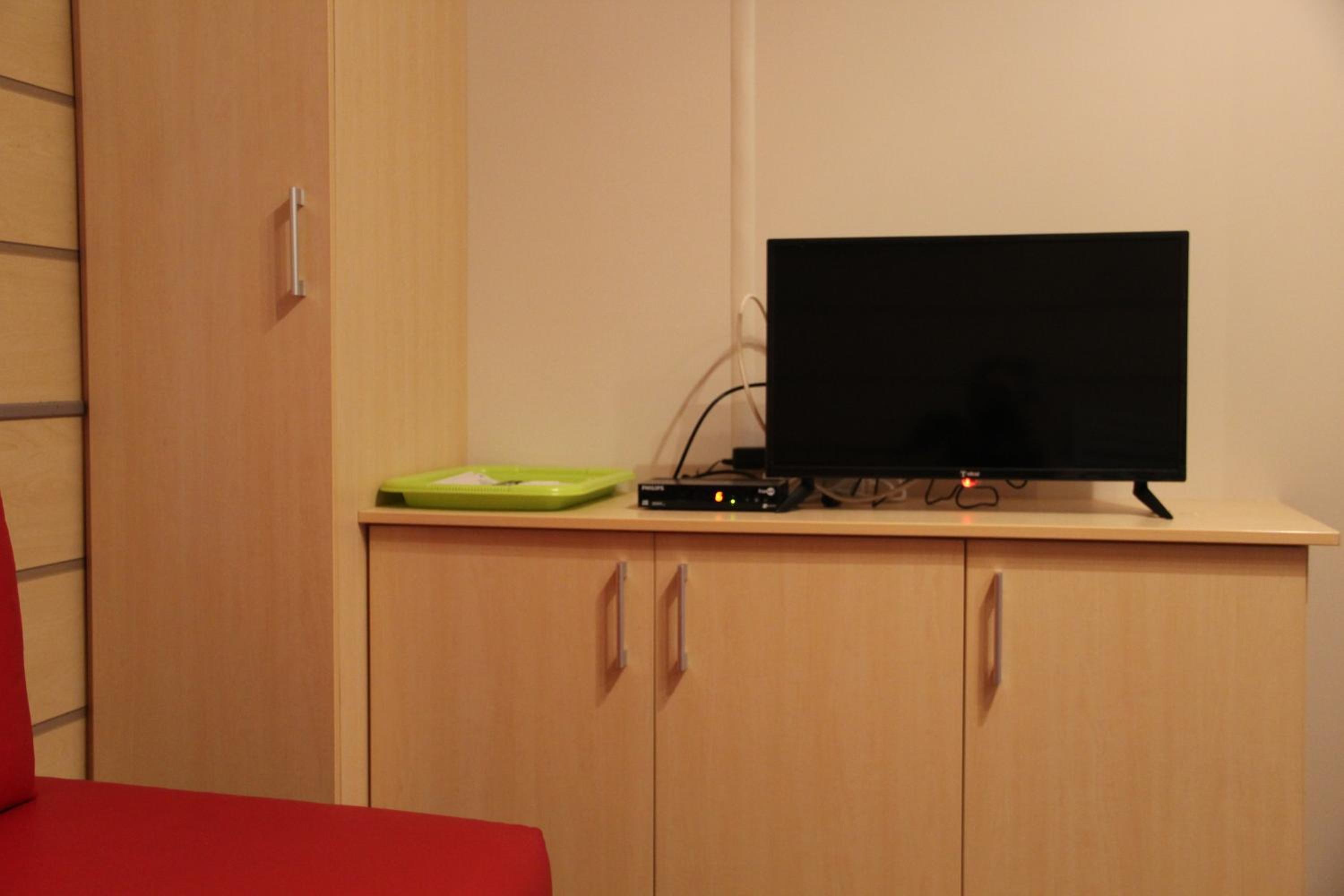 Mobile Home - Photo 20