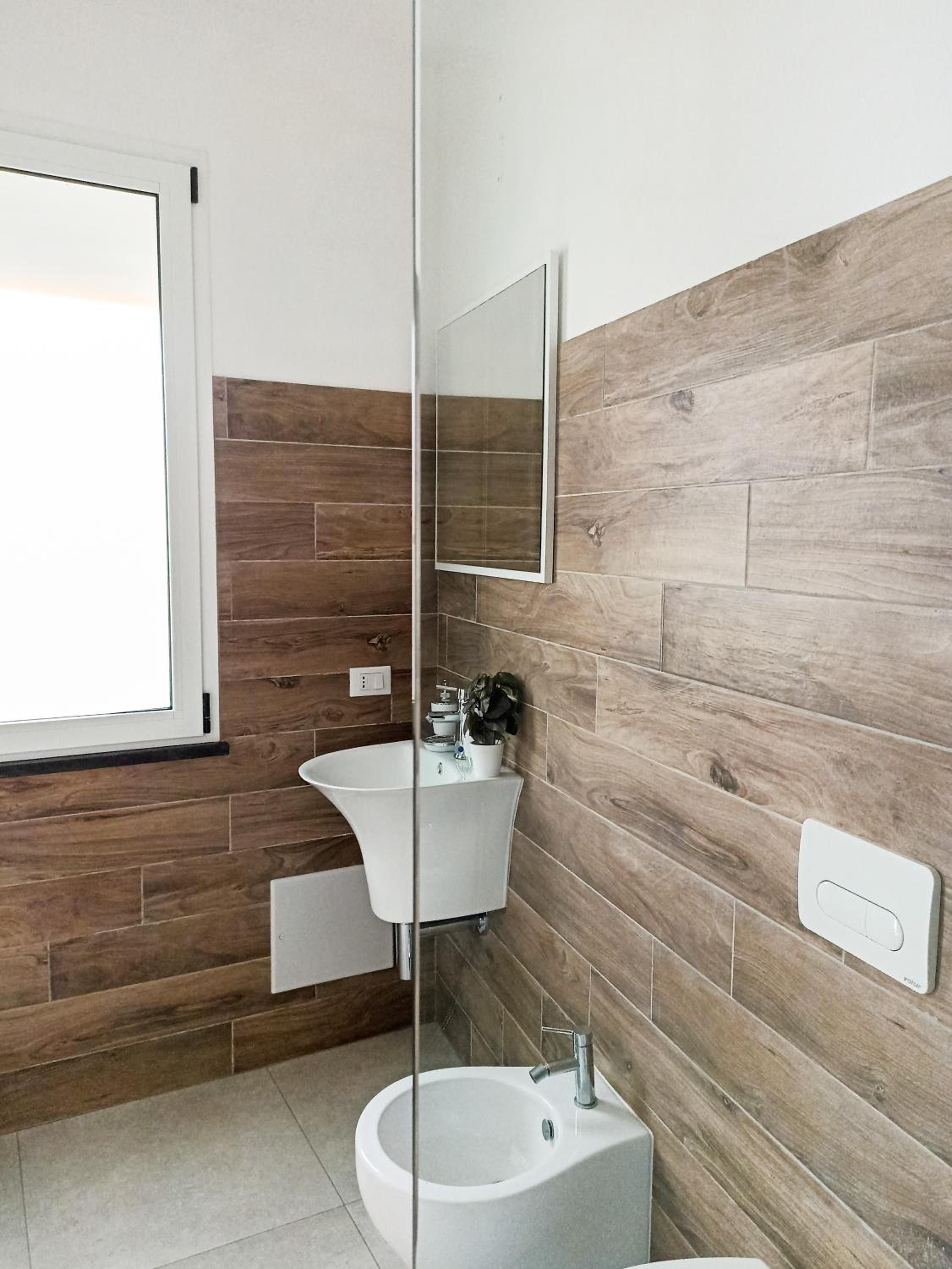 Double Room with Private Bathroom - Photo 2