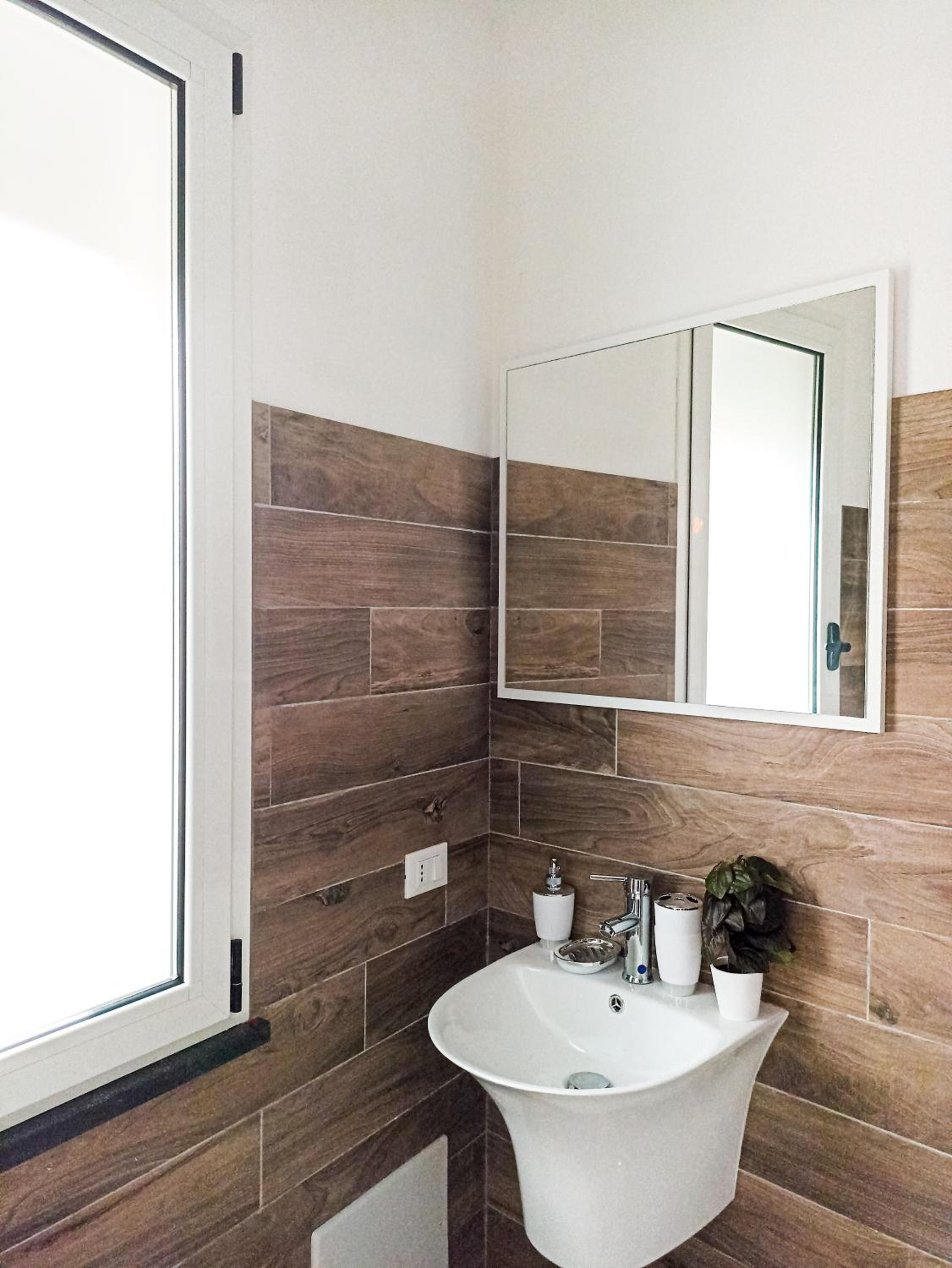 Double Room with Private Bathroom - Photo 8
