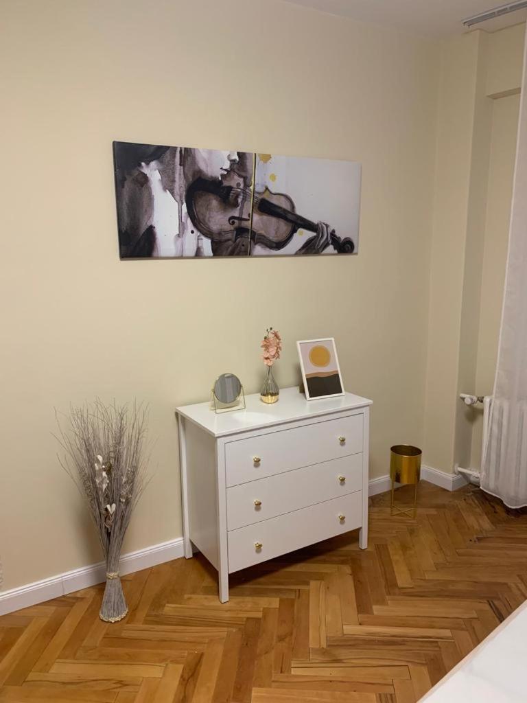 Three-Bedroom Apartment - Photo 6