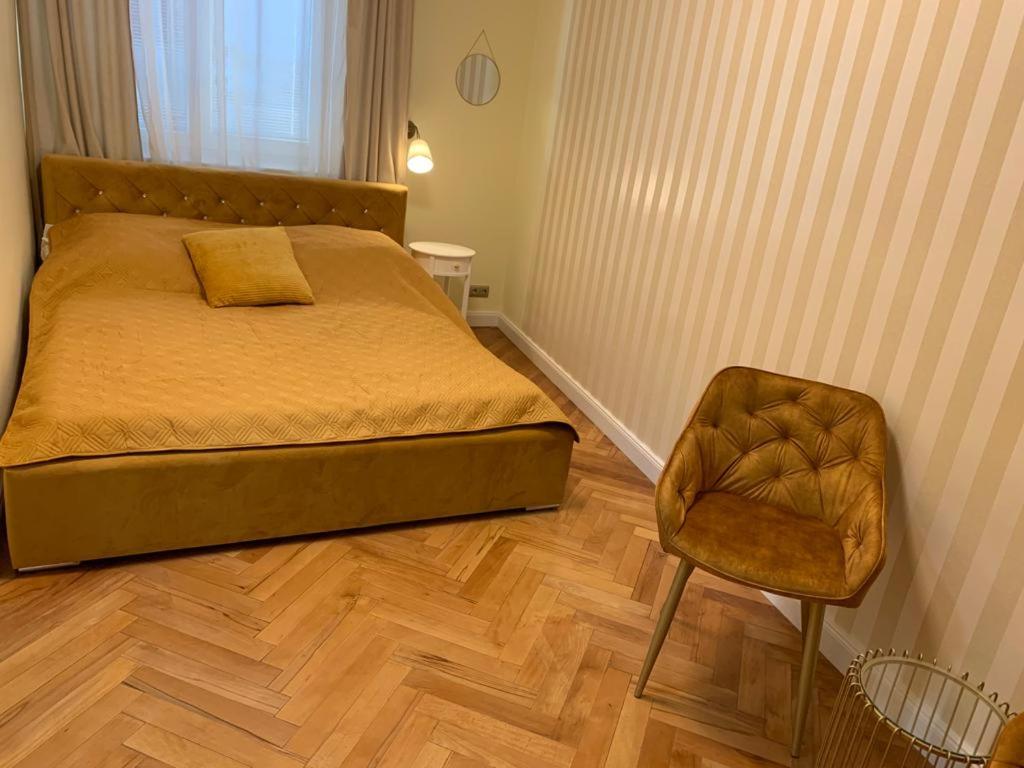 Three-Bedroom Apartment - Photo 7