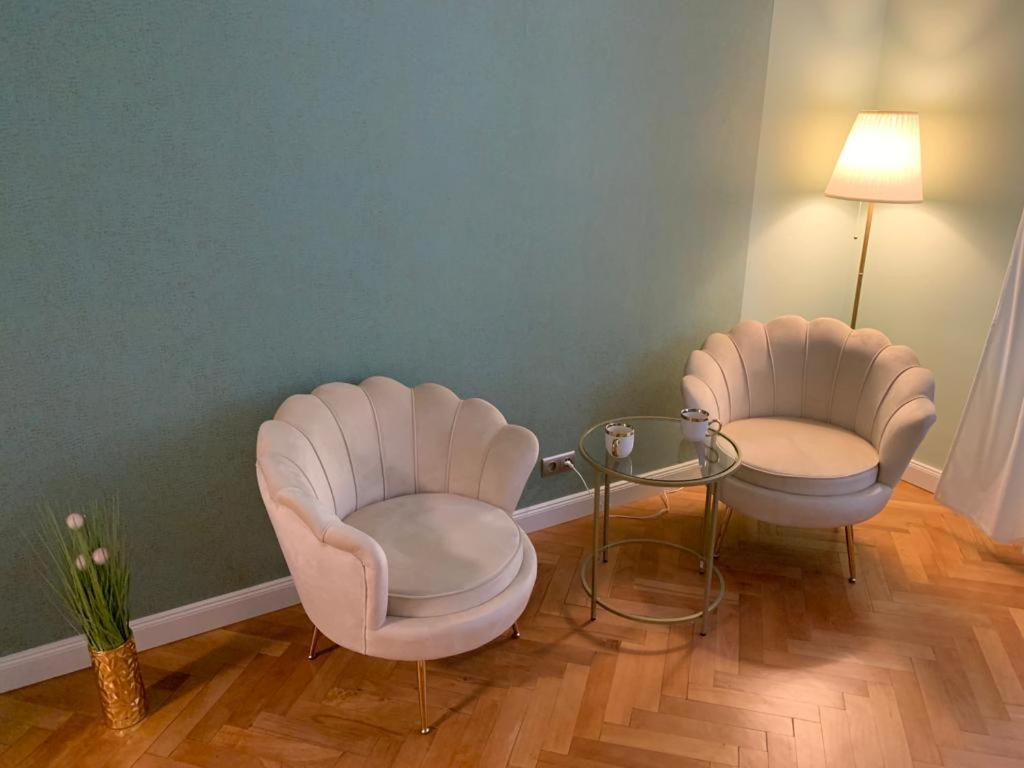 Three-Bedroom Apartment - Photo 8