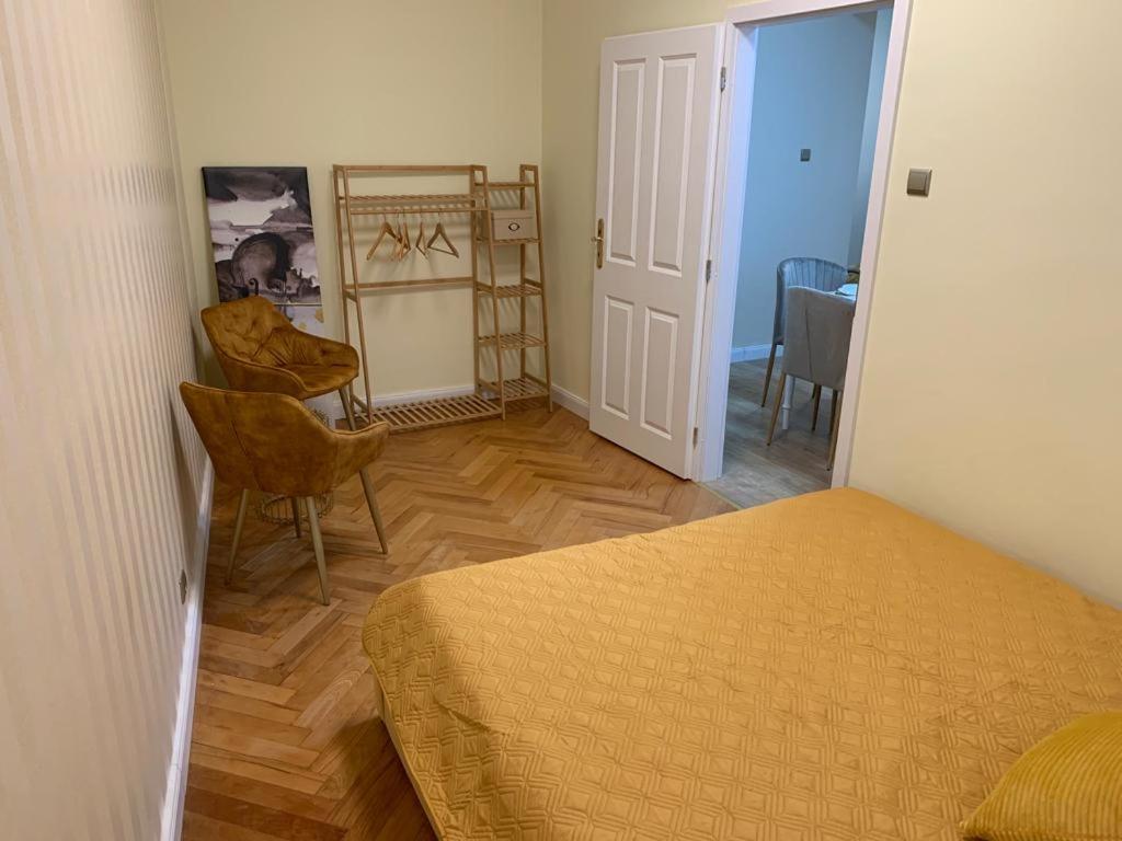Three-Bedroom Apartment - Photo 14