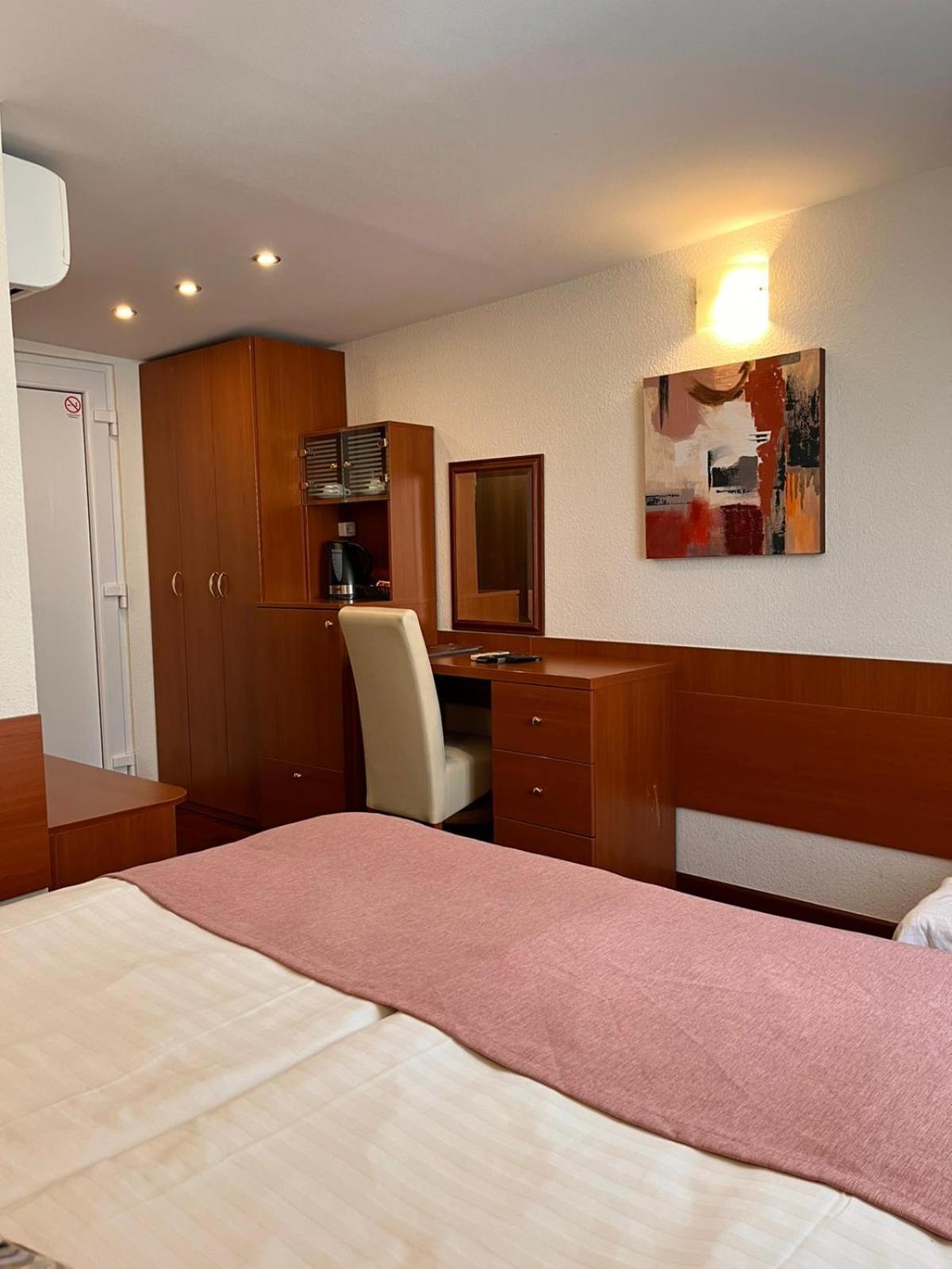 Single Room photo 2