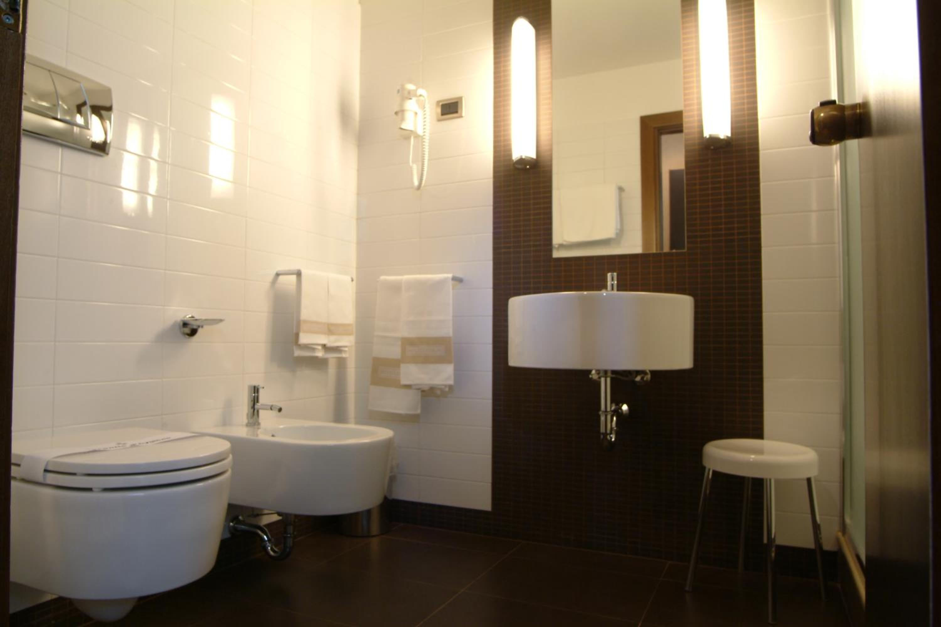 Double Room - Photo 12