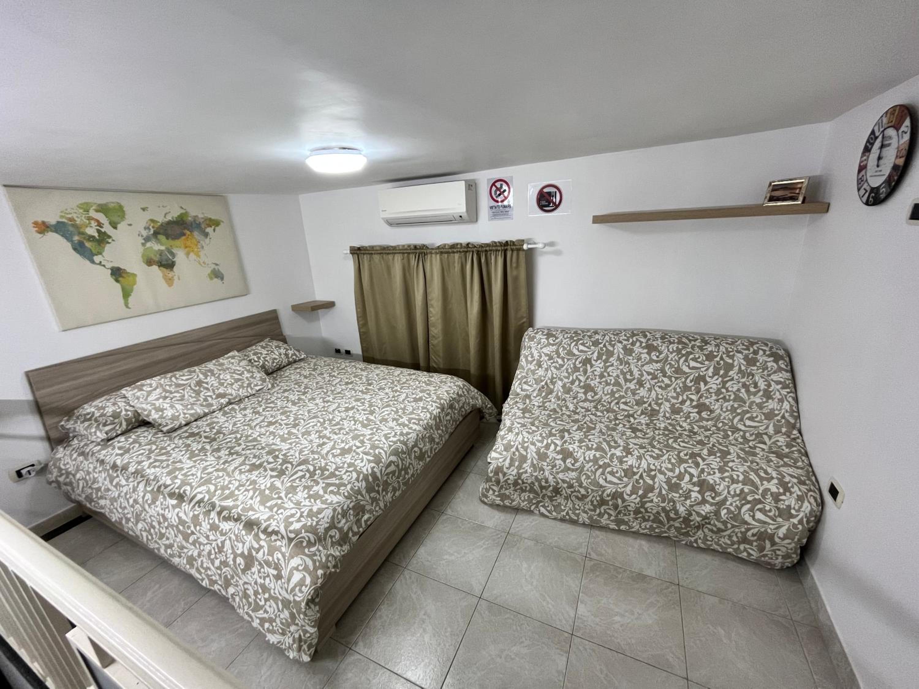 Triple Room Split Level with Private Bathroom