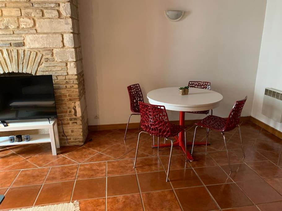 One-Bedroom Apartment - Photo 8