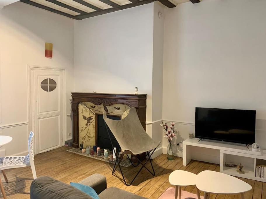 Apartment - Split Level - Photo 2