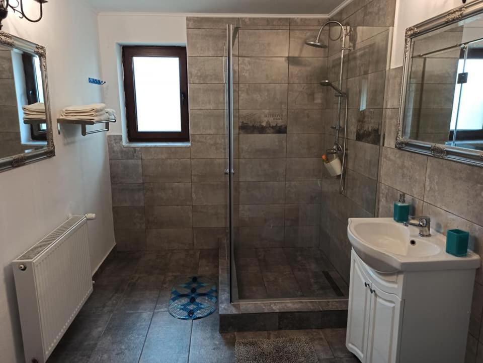 One-Bedroom House - Photo 21