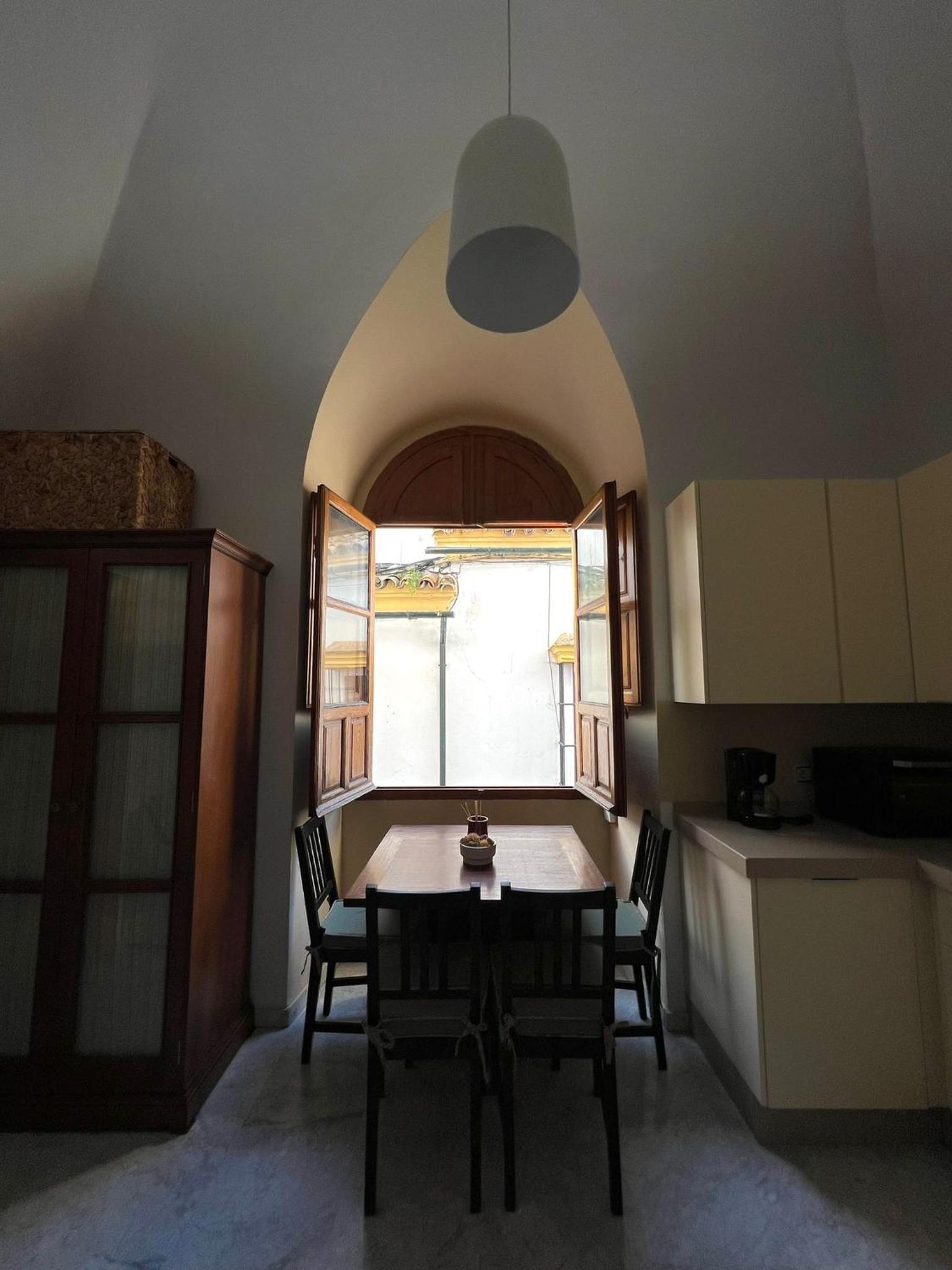 One-Bedroom Apartment - Photo 6