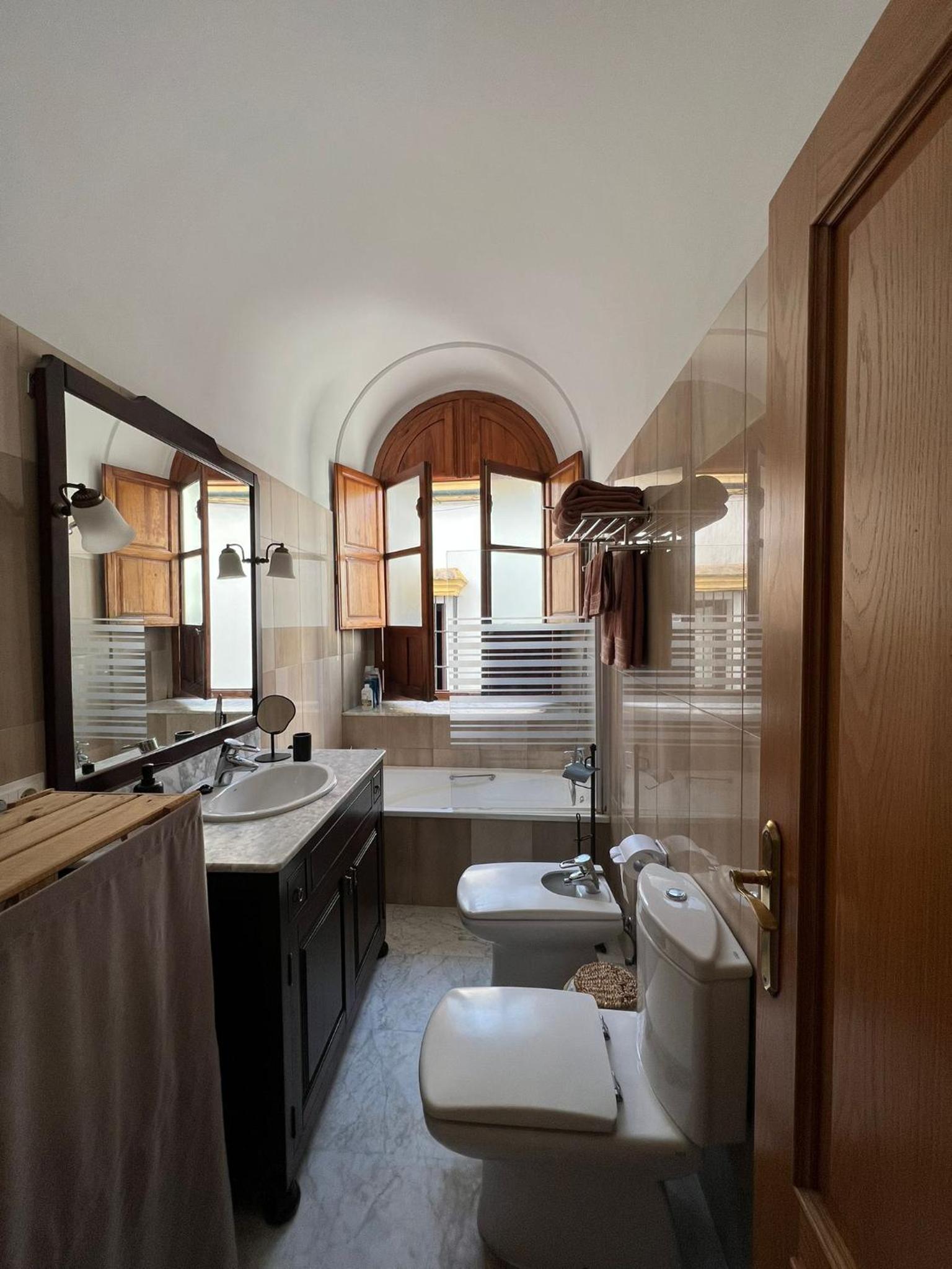 One-Bedroom Apartment - Photo 14