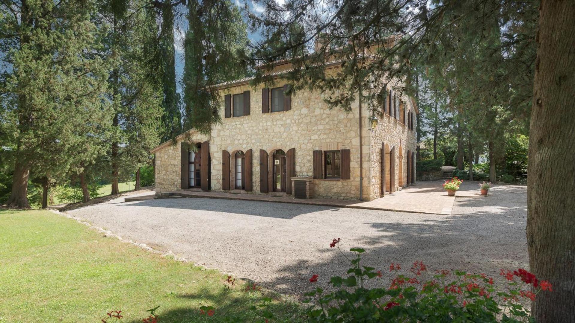 Villa photo 2