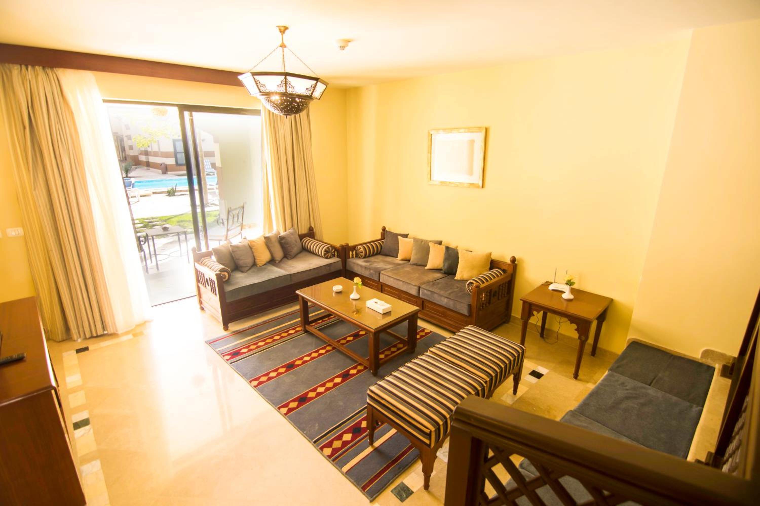 One Bedroom Superior Suite Pool/Lagoon View photo 3