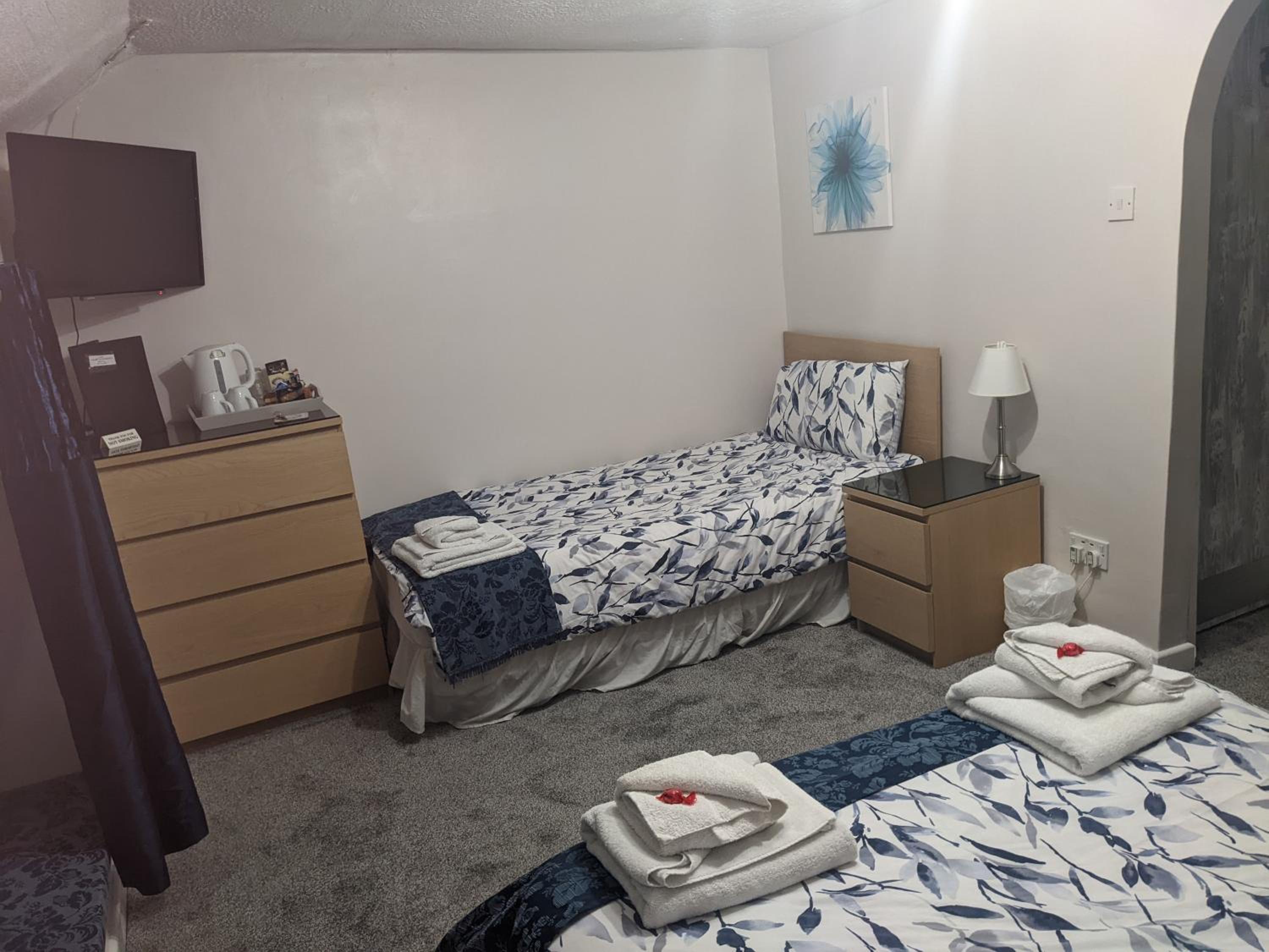 Double or Twin Room - Photo 7
