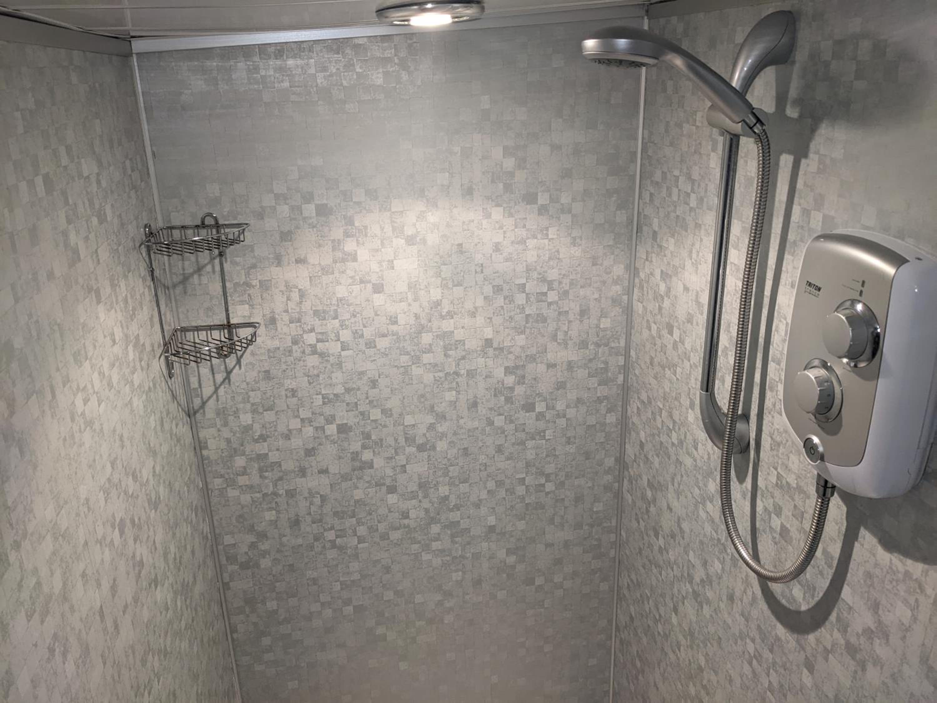 Double or Twin Room - Photo 10