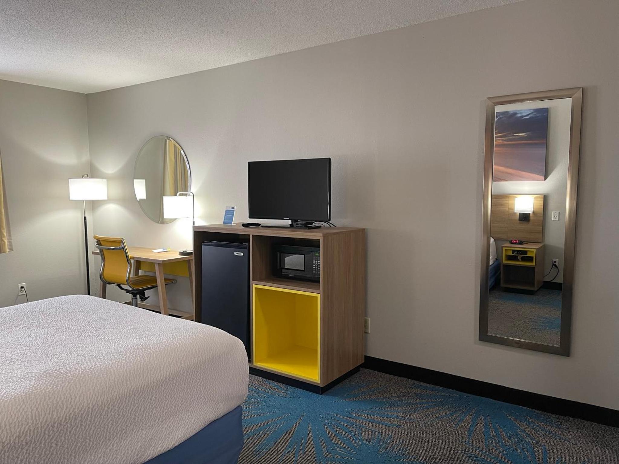 Queen Room - Disability Access/Non-Smoking - Photo 1