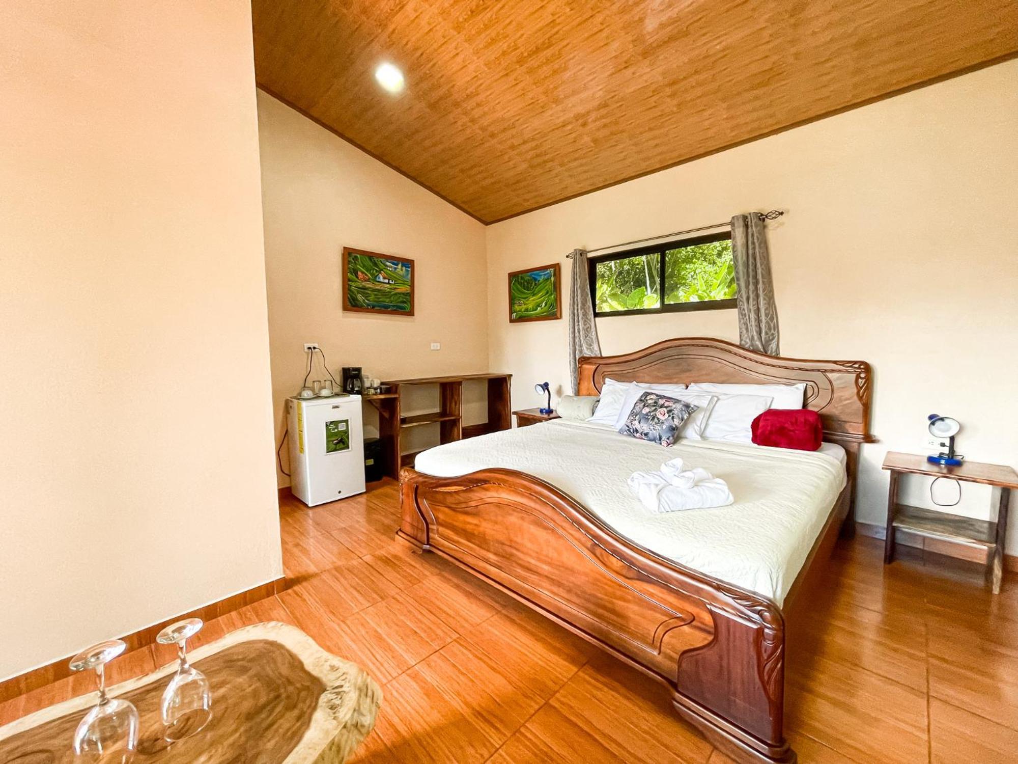 King Suite with Balcony photo 2