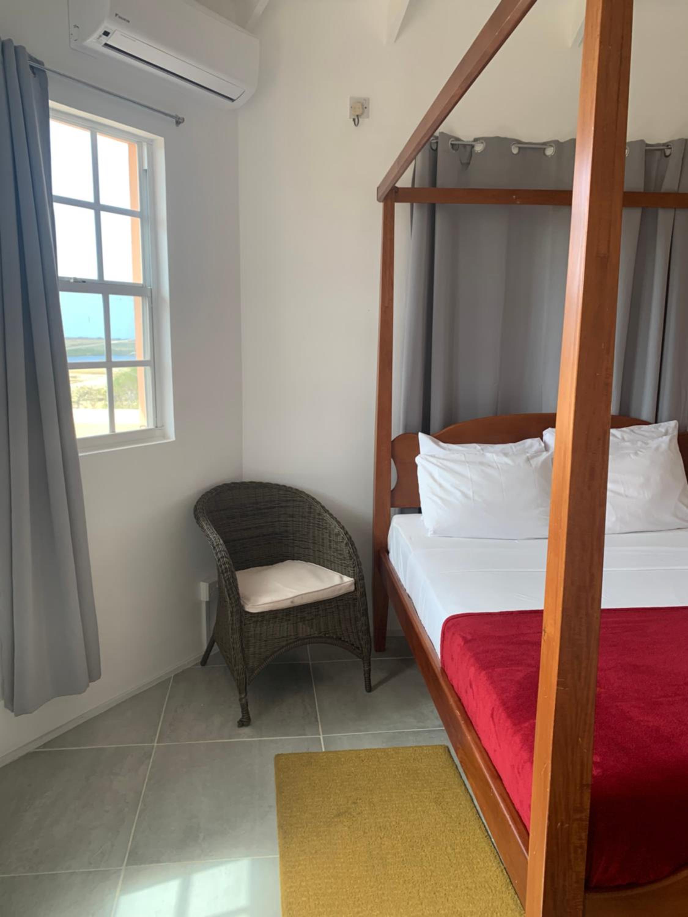 Superior One-Bedroom Apartment