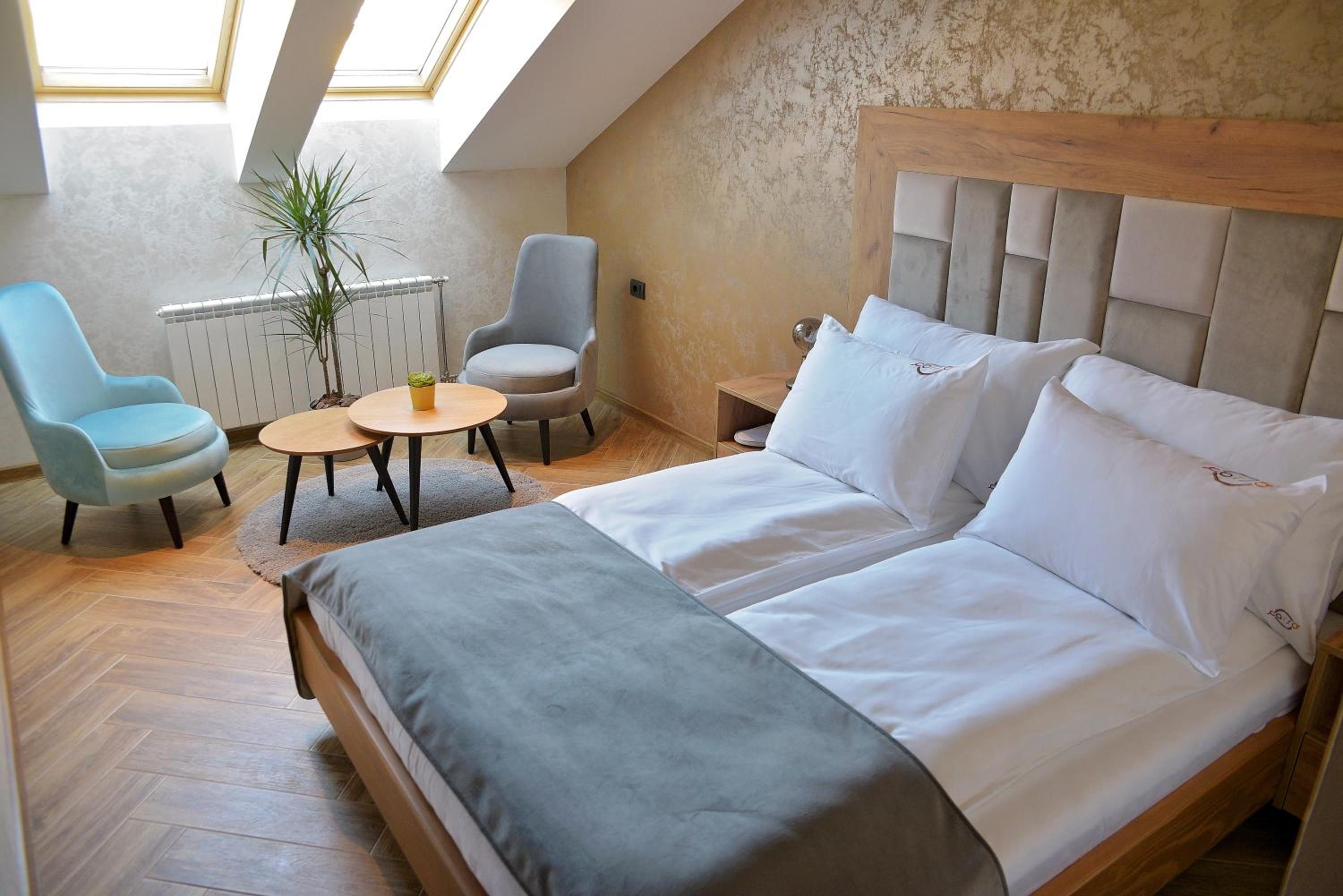 Deluxe Double Room - Photo 1