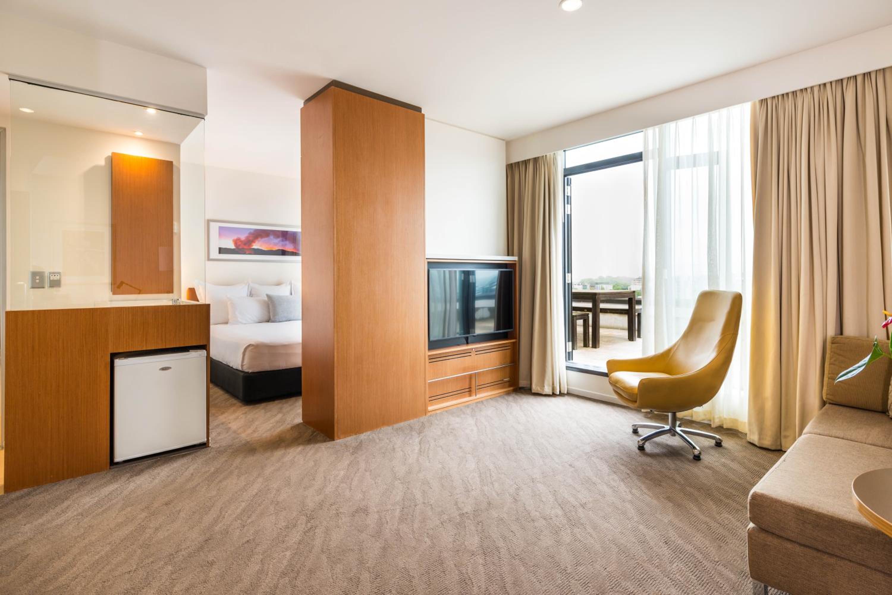 Executive King Suite - Photo 2