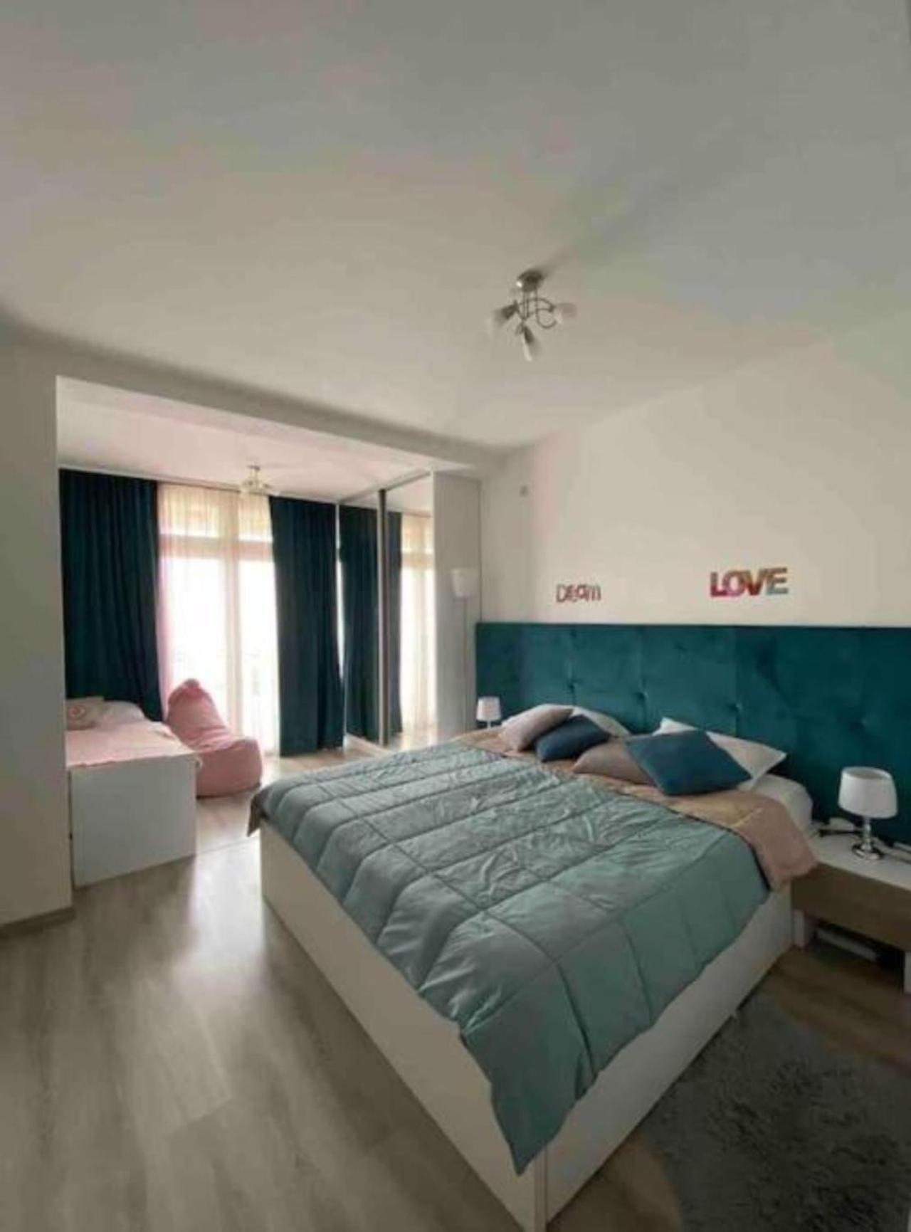 One-Bedroom Apartment photo 3