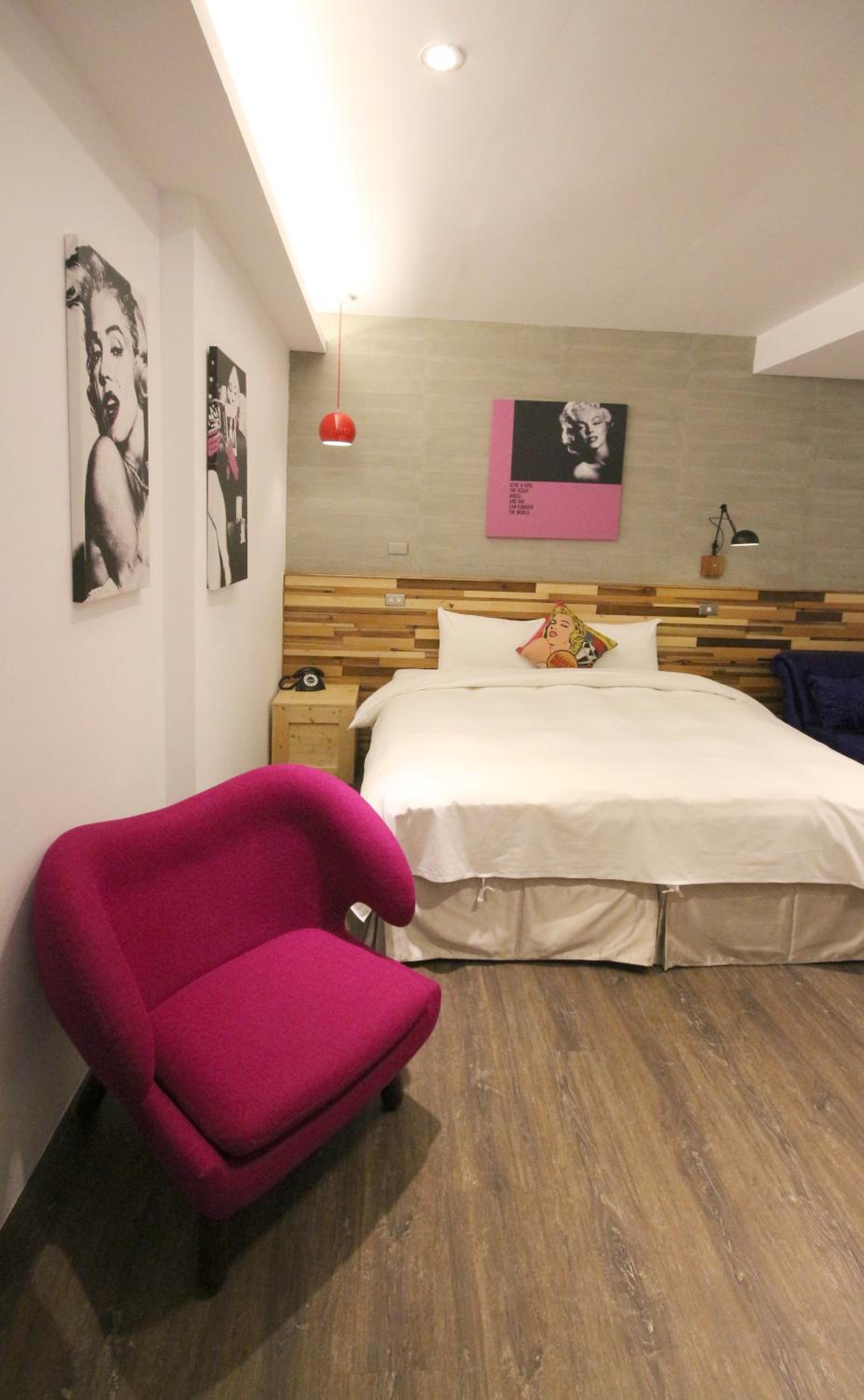 Deluxe Double Room with Bath photo 2