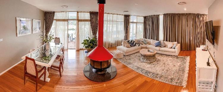 Three-Bedroom Apartment photo 1