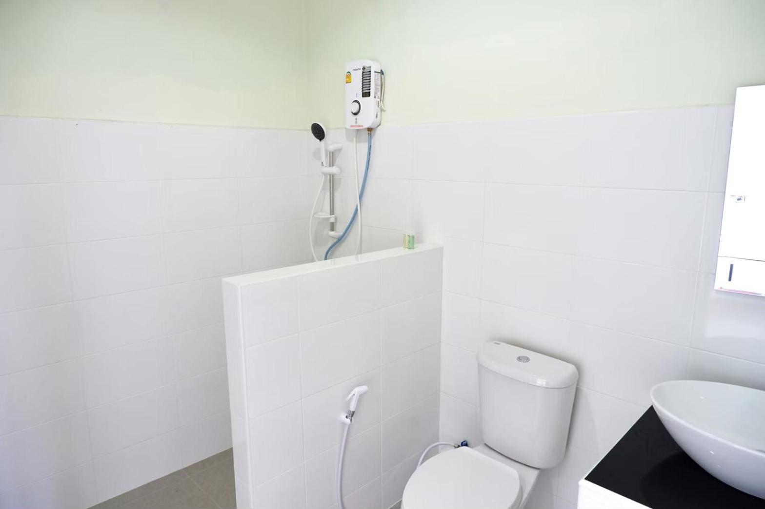 Deluxe Double Room with Balcony - Photo 6