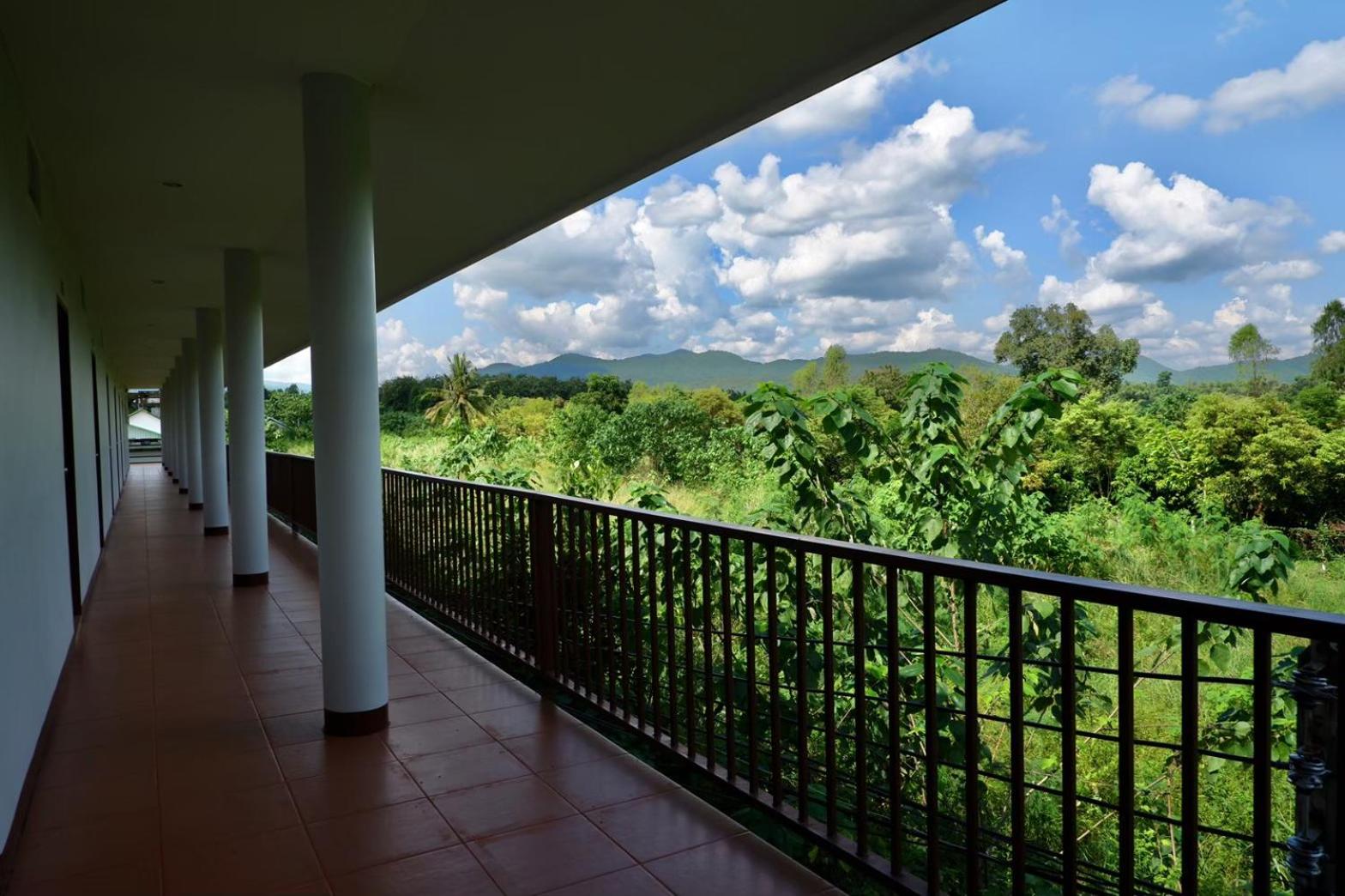 Deluxe Double Room with Balcony - Photo 2