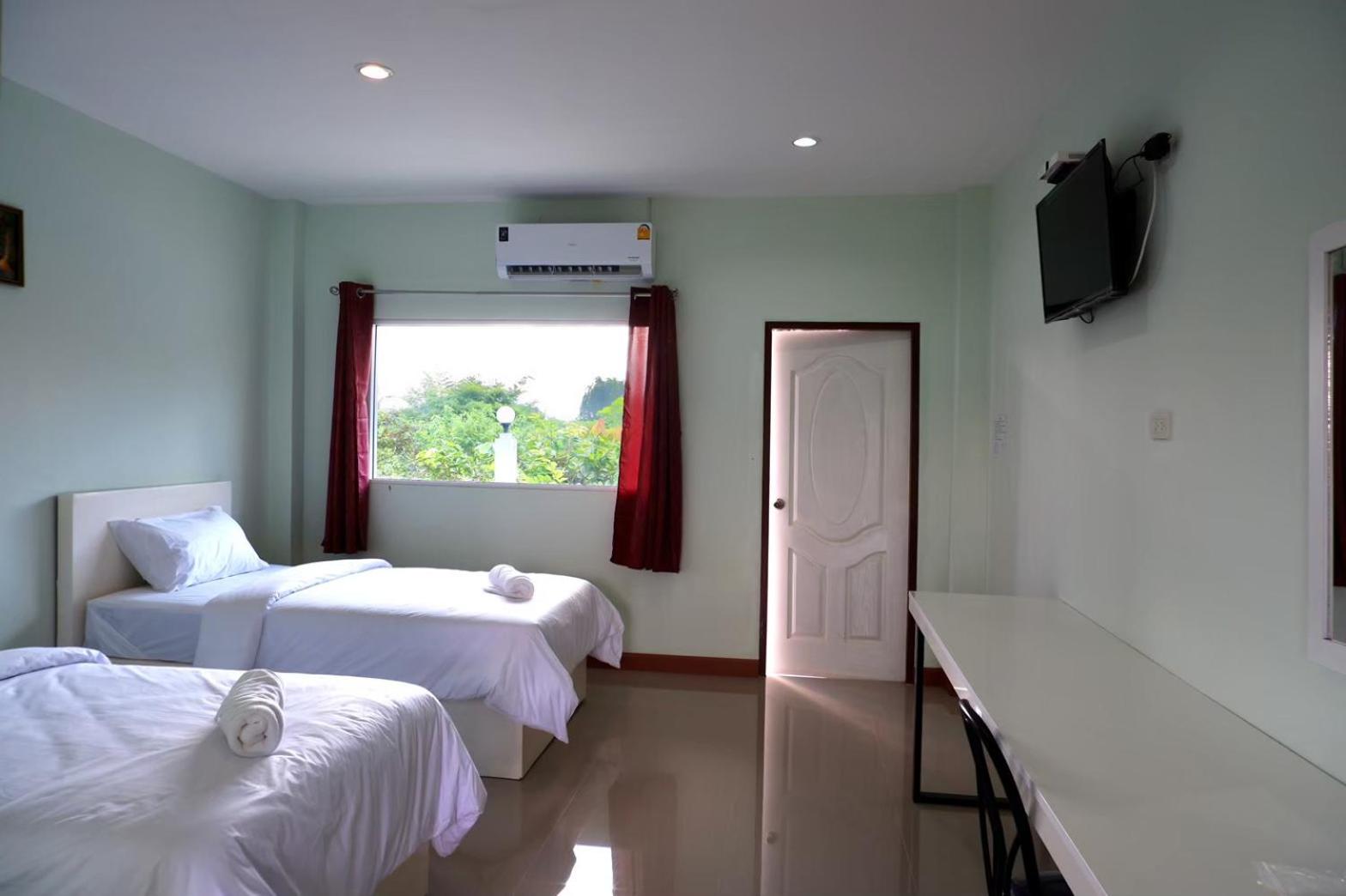 Deluxe Twin Room - Photo 8