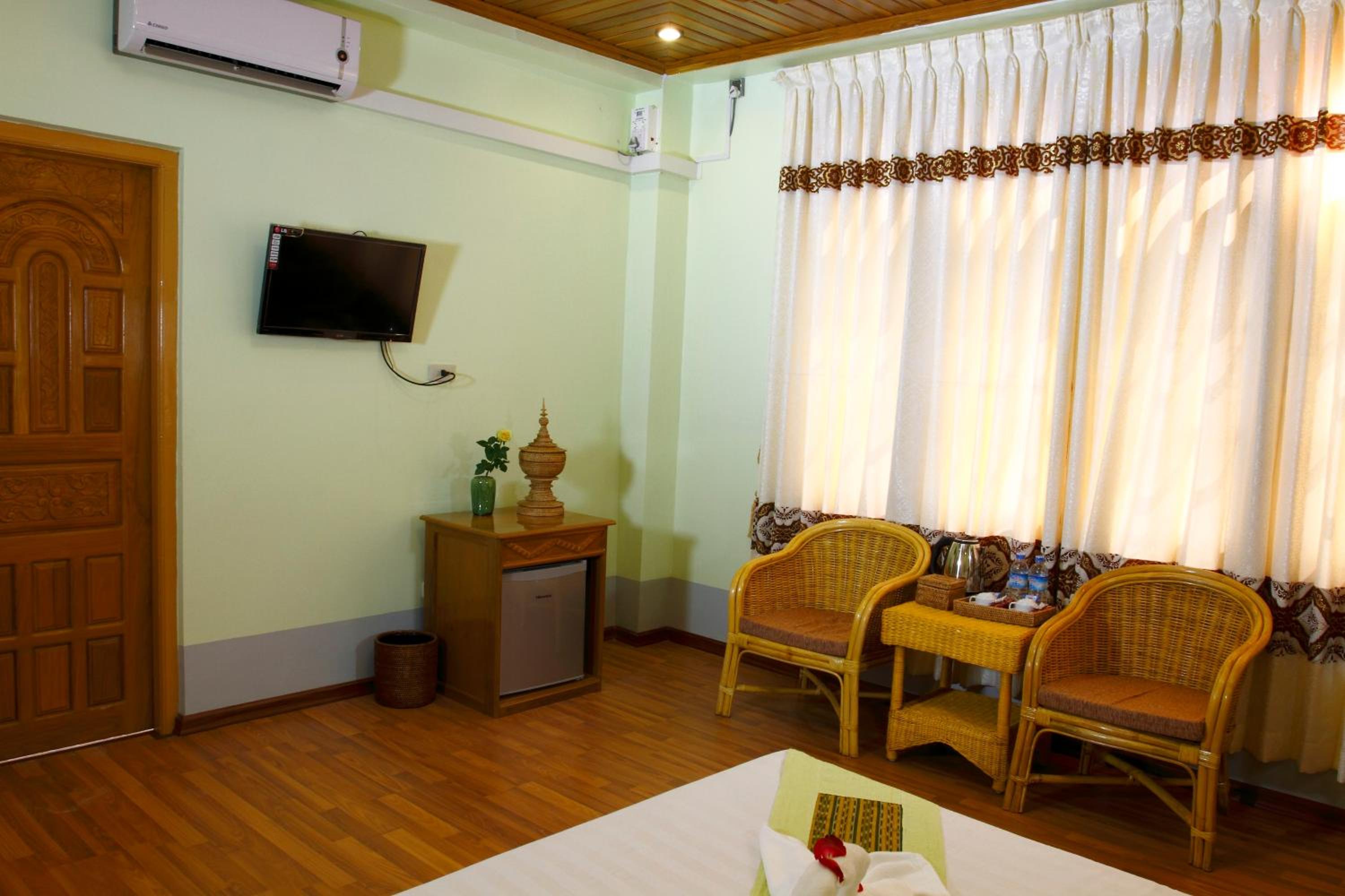 Superior Double or Twin Room photo 3