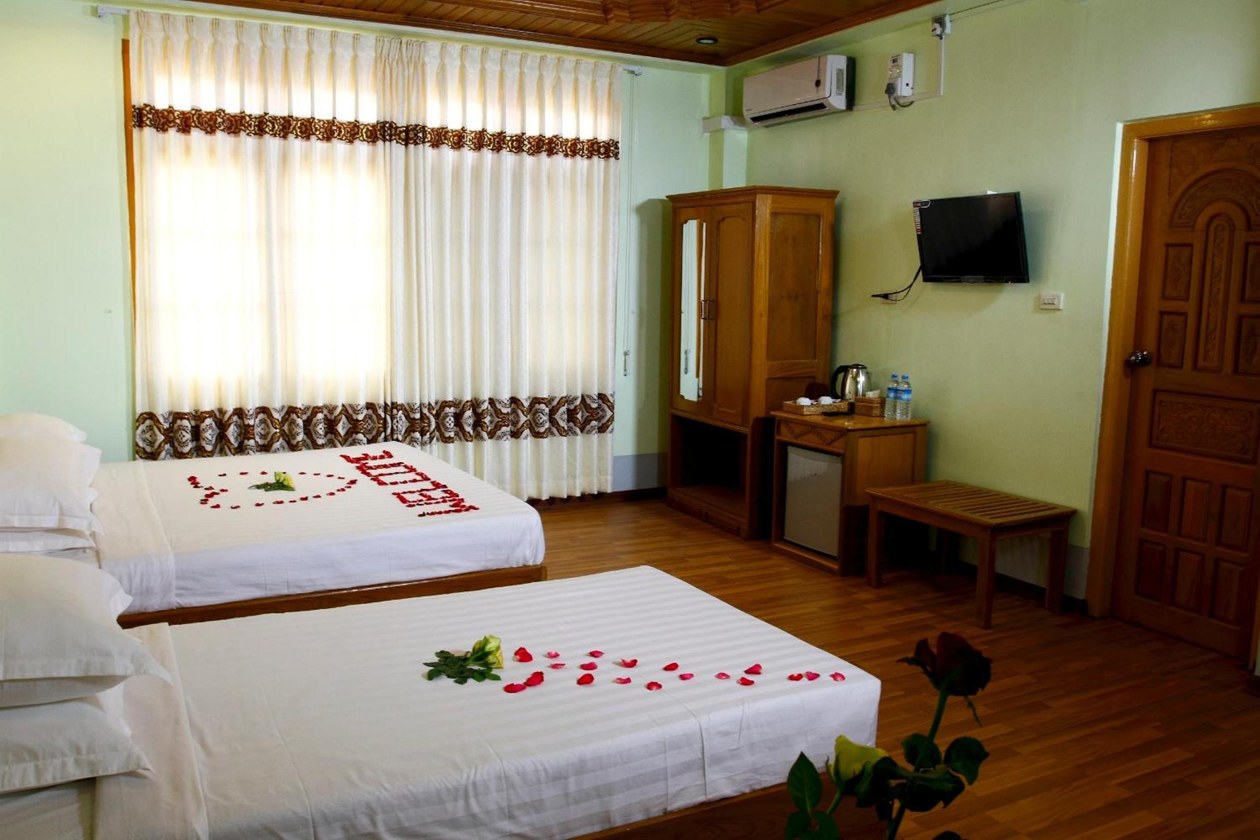 Standard Double or Twin Room photo 2