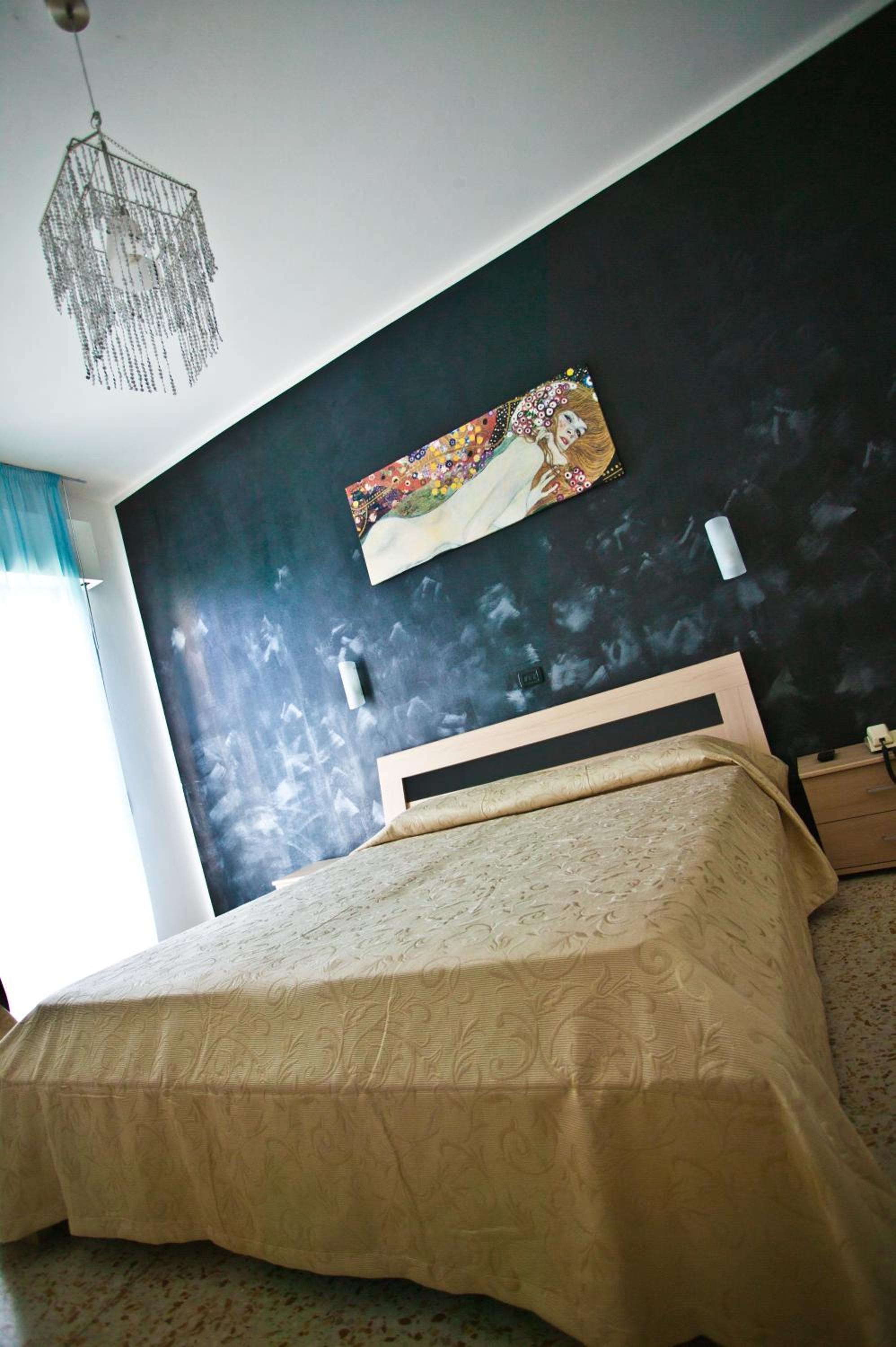 Quadruple Room - Photo 5