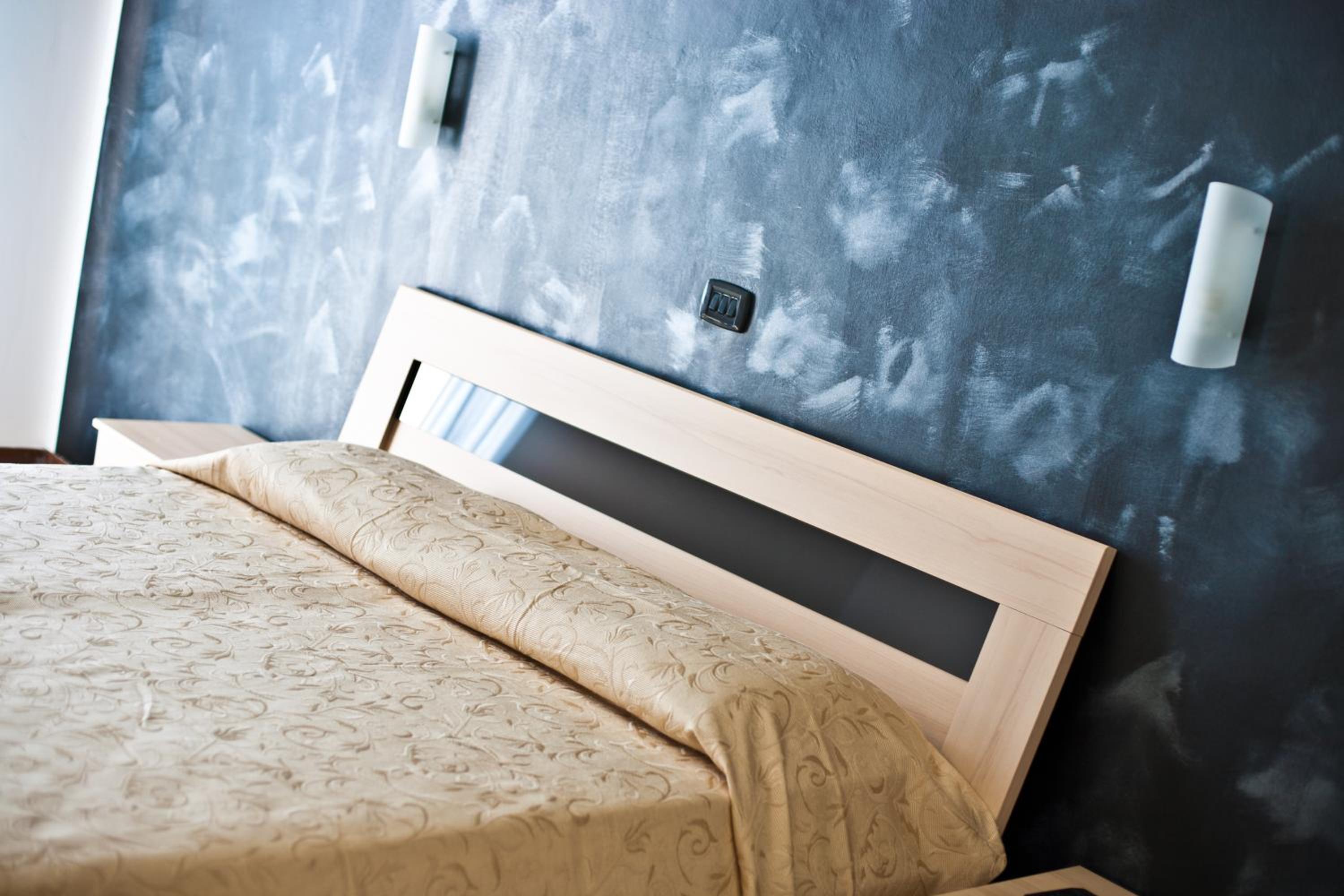 Double Room - Photo 5