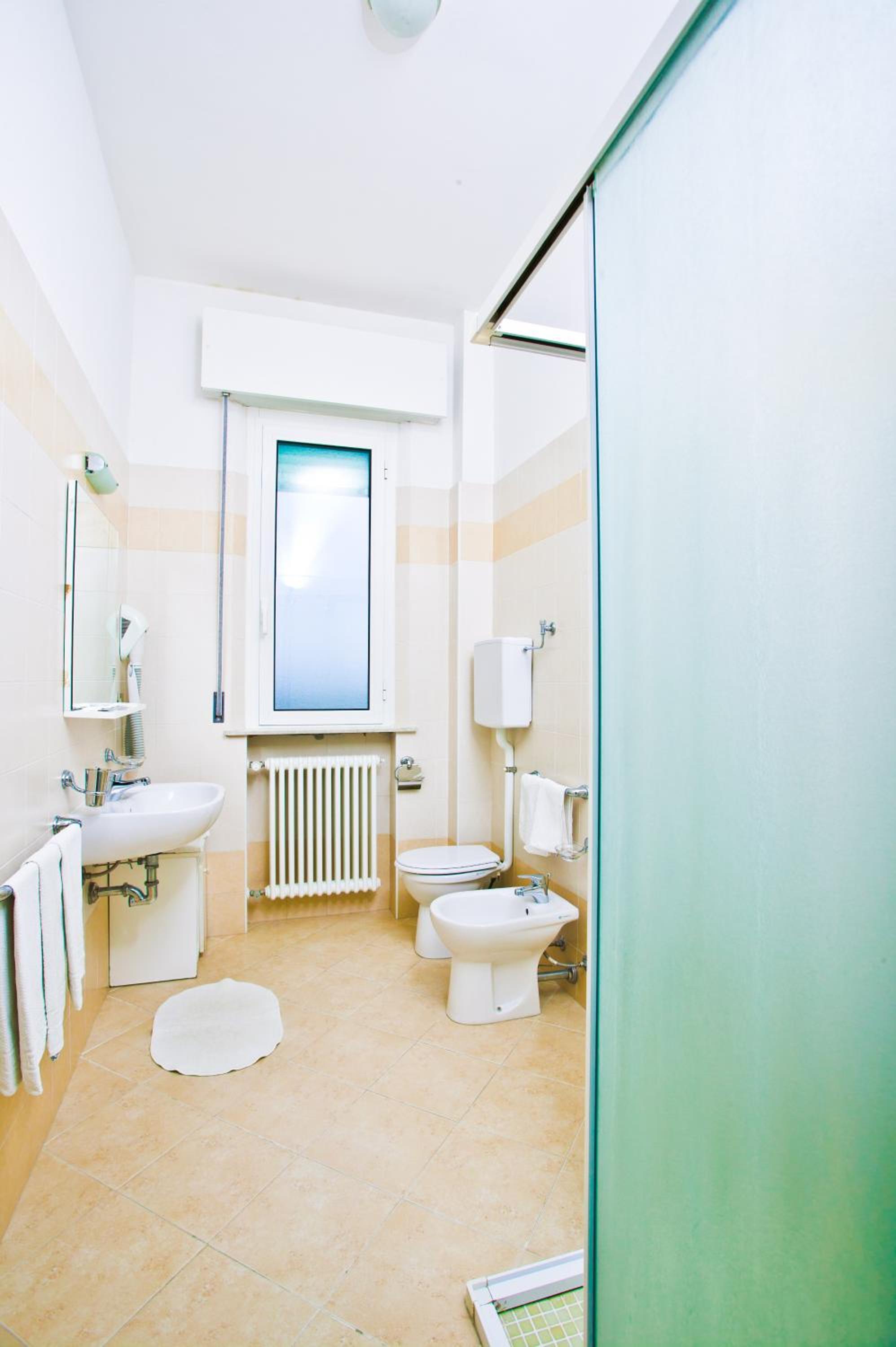 Double Room - Photo 4