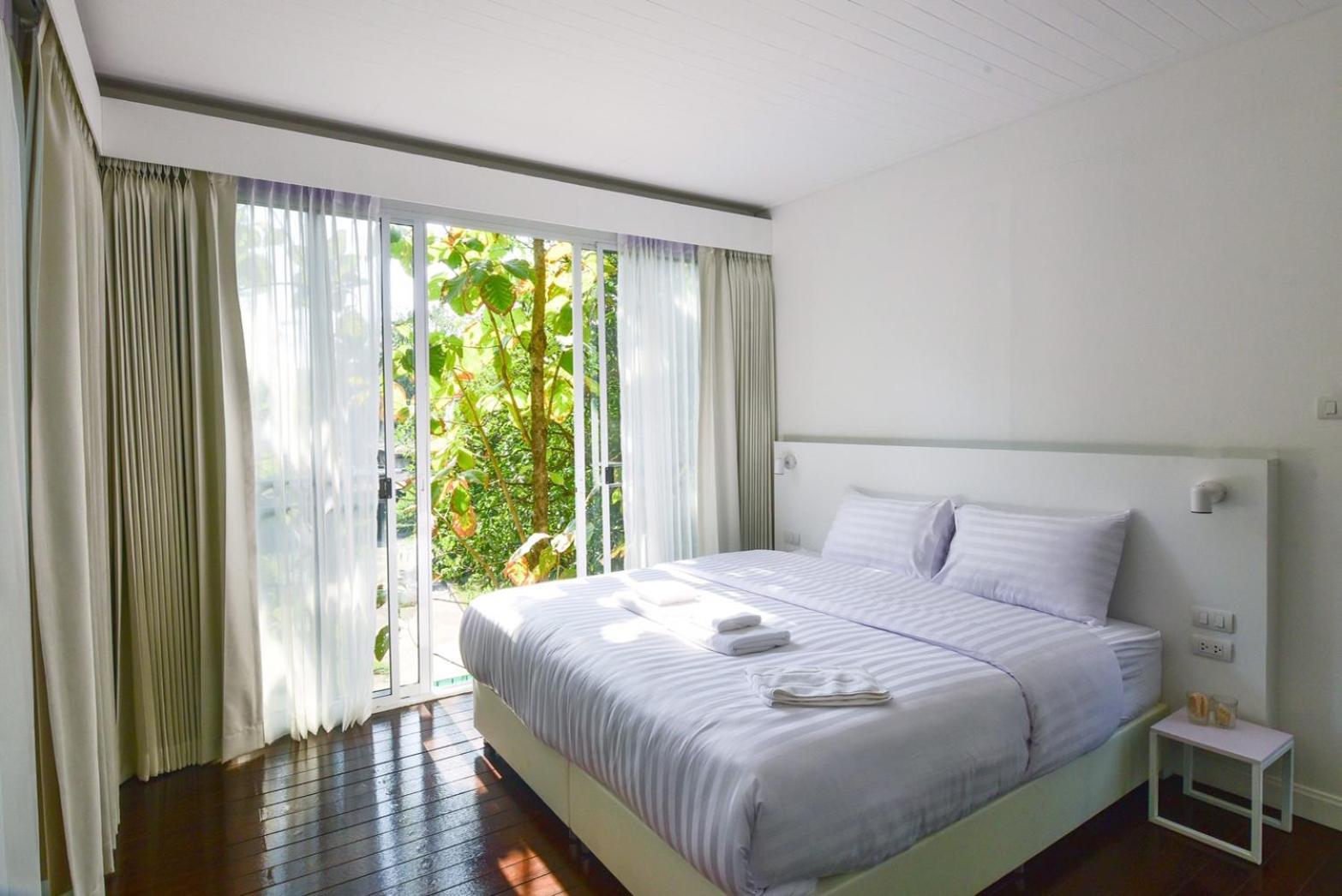 Standard King Room photo 1