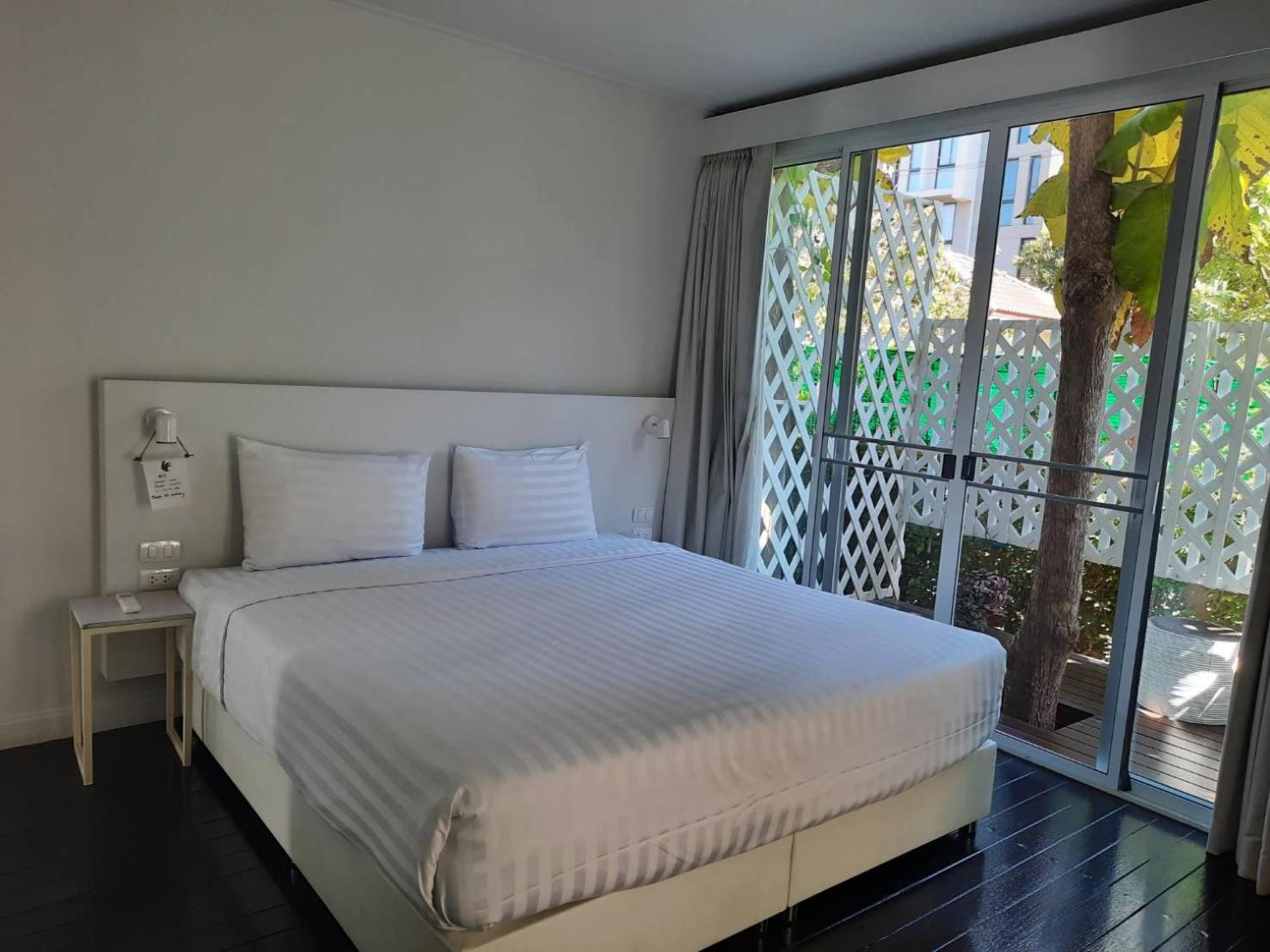 King Room with Balcony photo 1