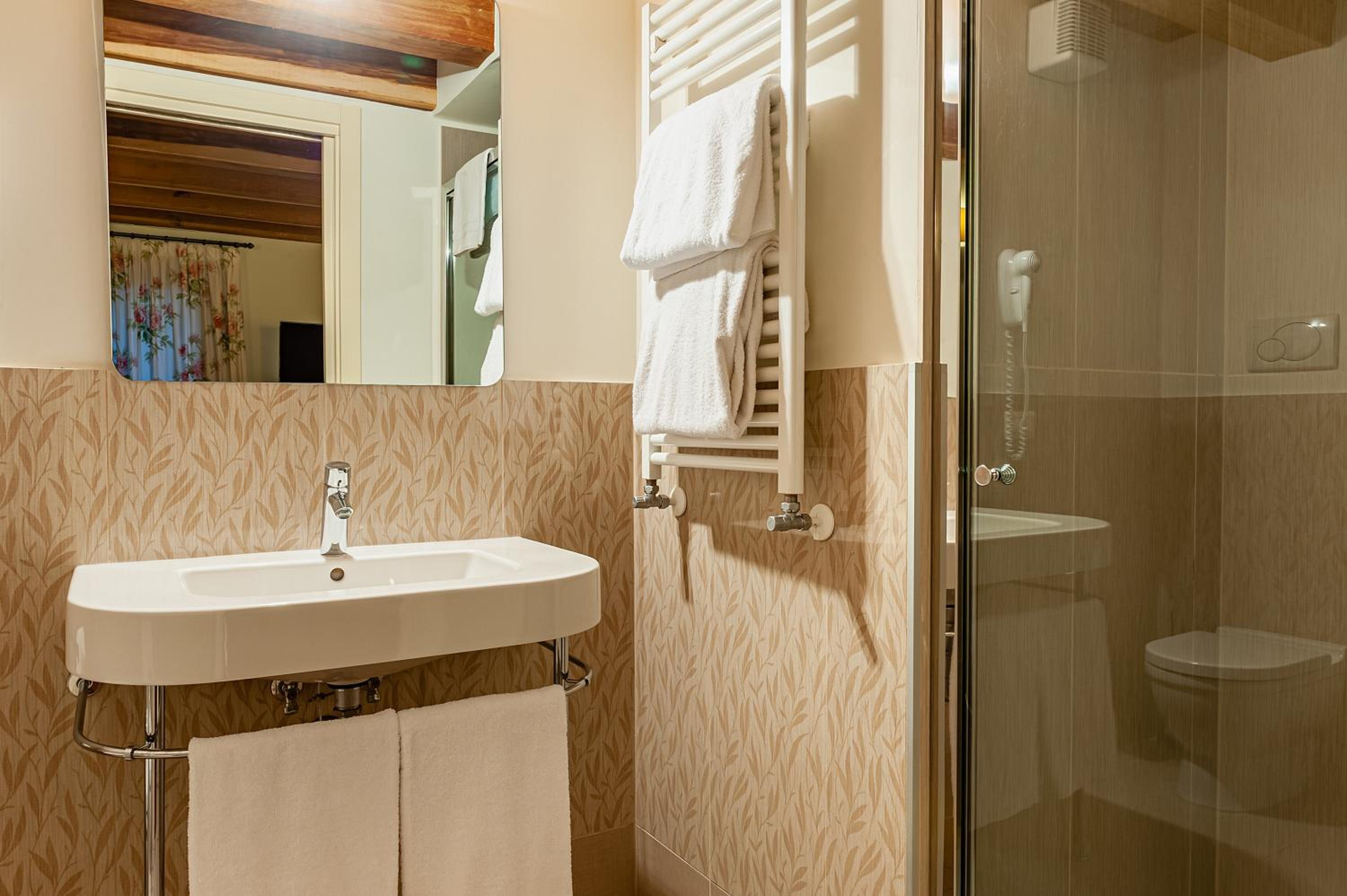 Double Room - Photo 4