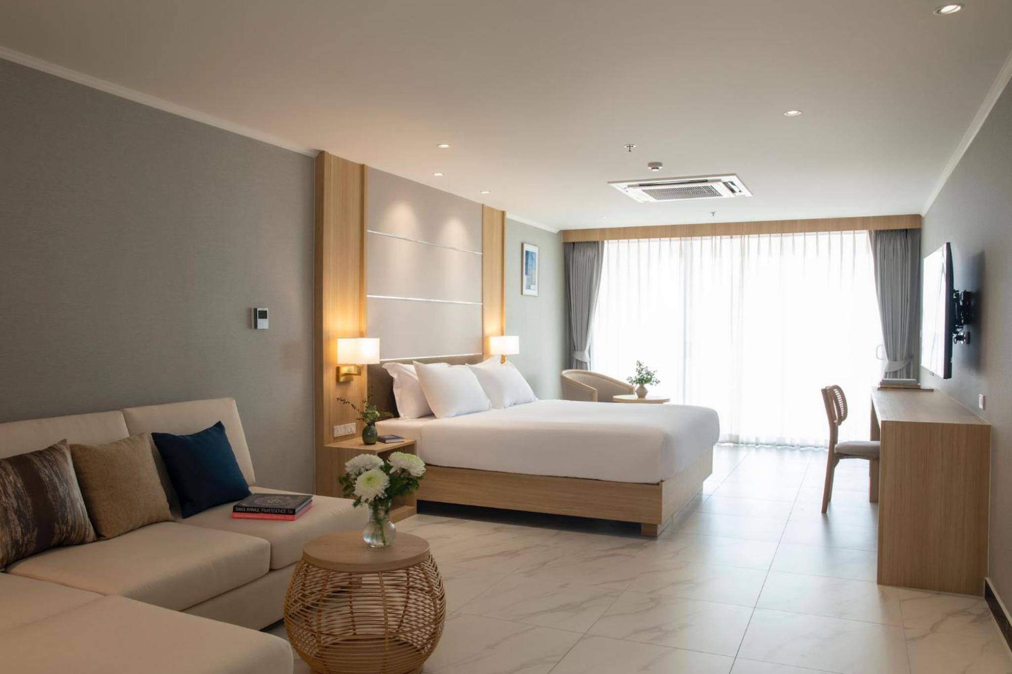 Deluxe Seaview with Bathtub - Photo 5