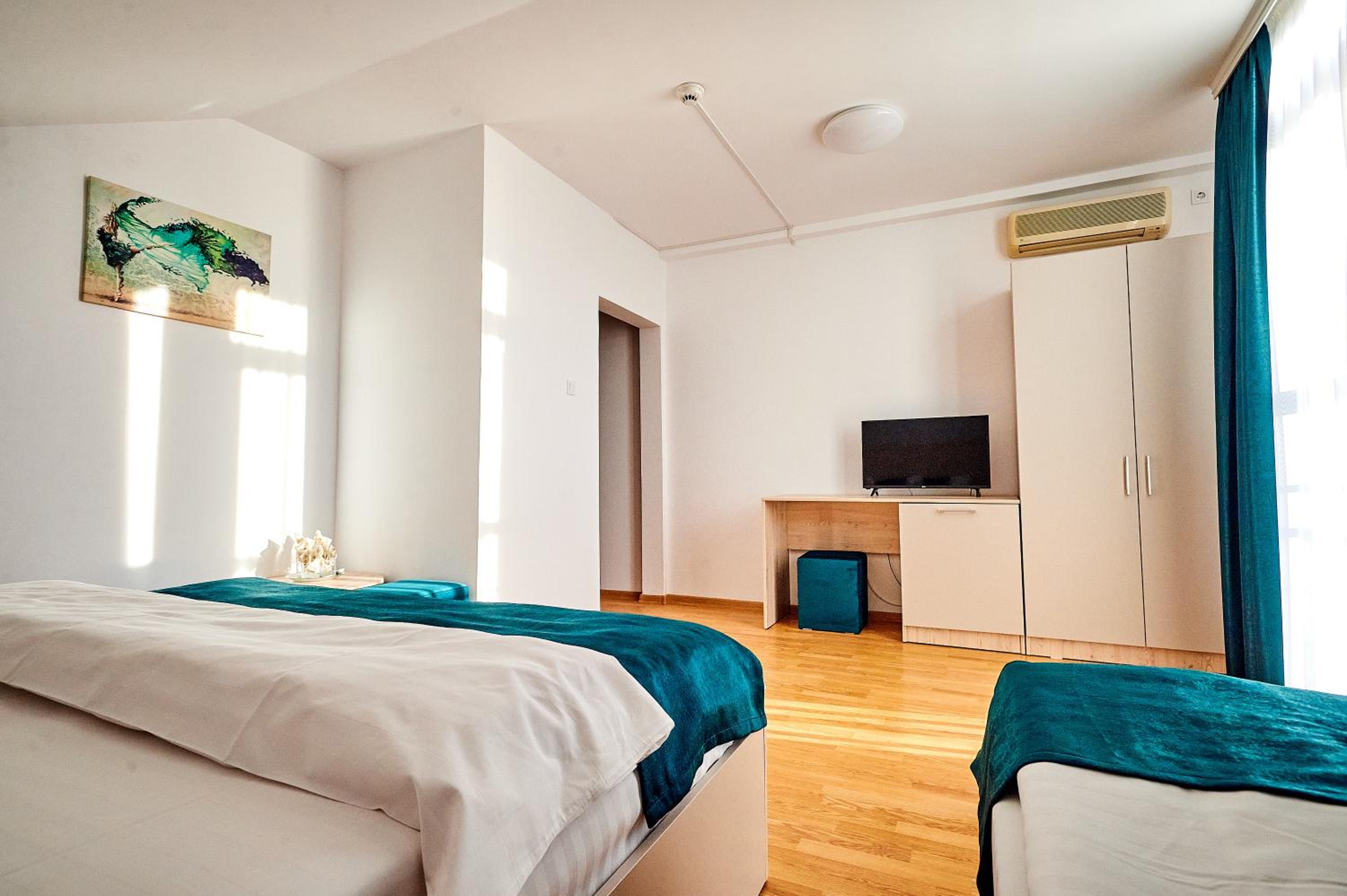 Double or Twin Room - Attic photo 3