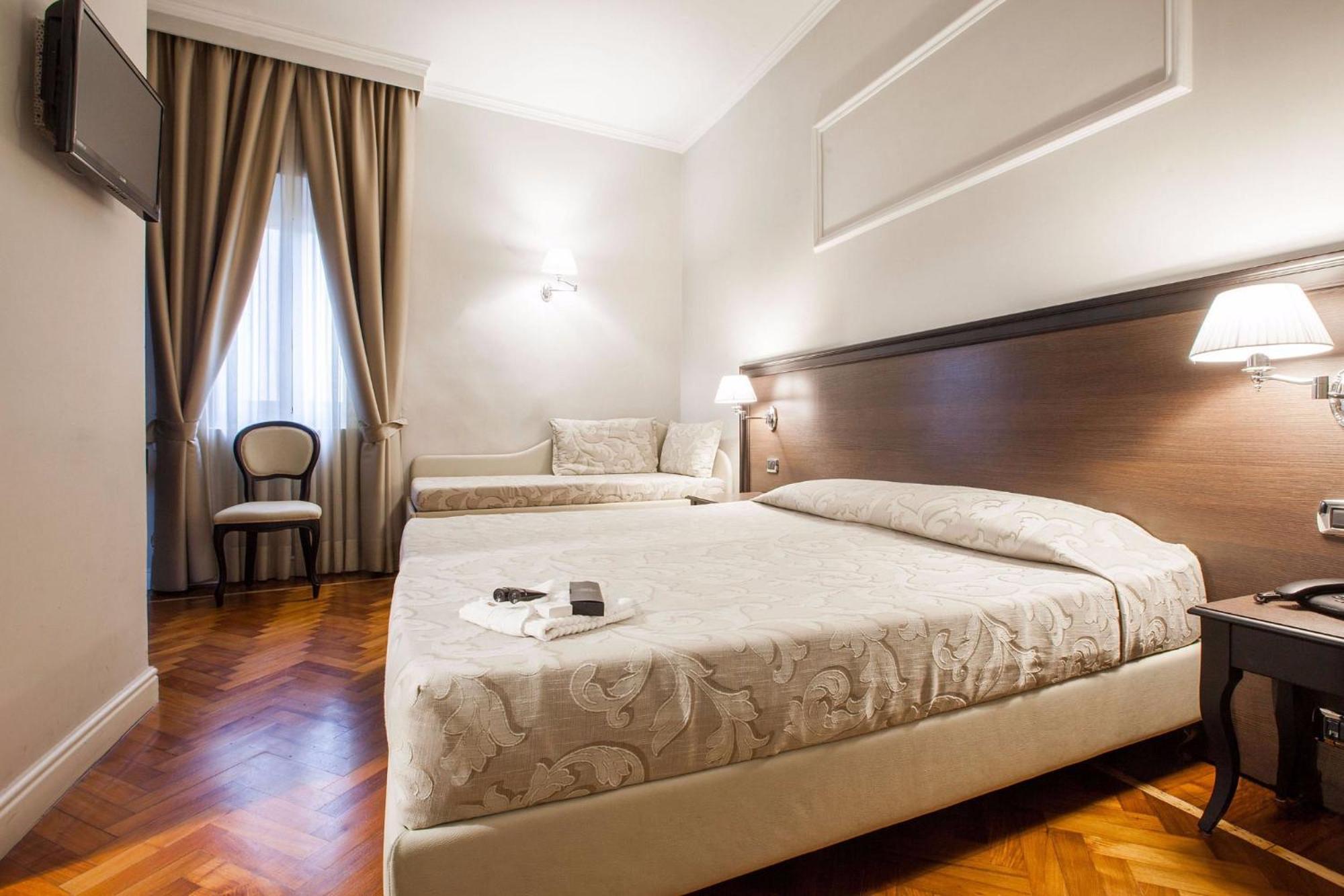 Superior Double or Twin Room photo 2