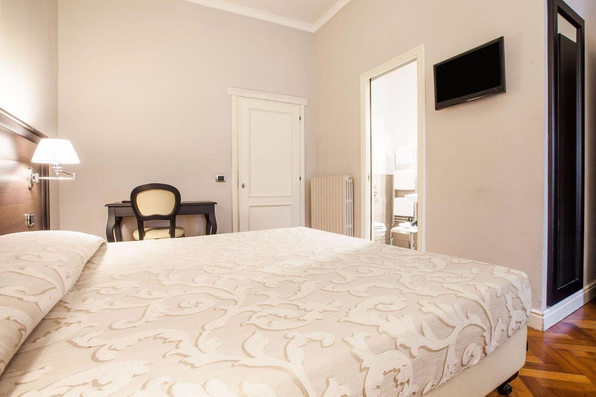 Superior Double or Twin Room photo 3