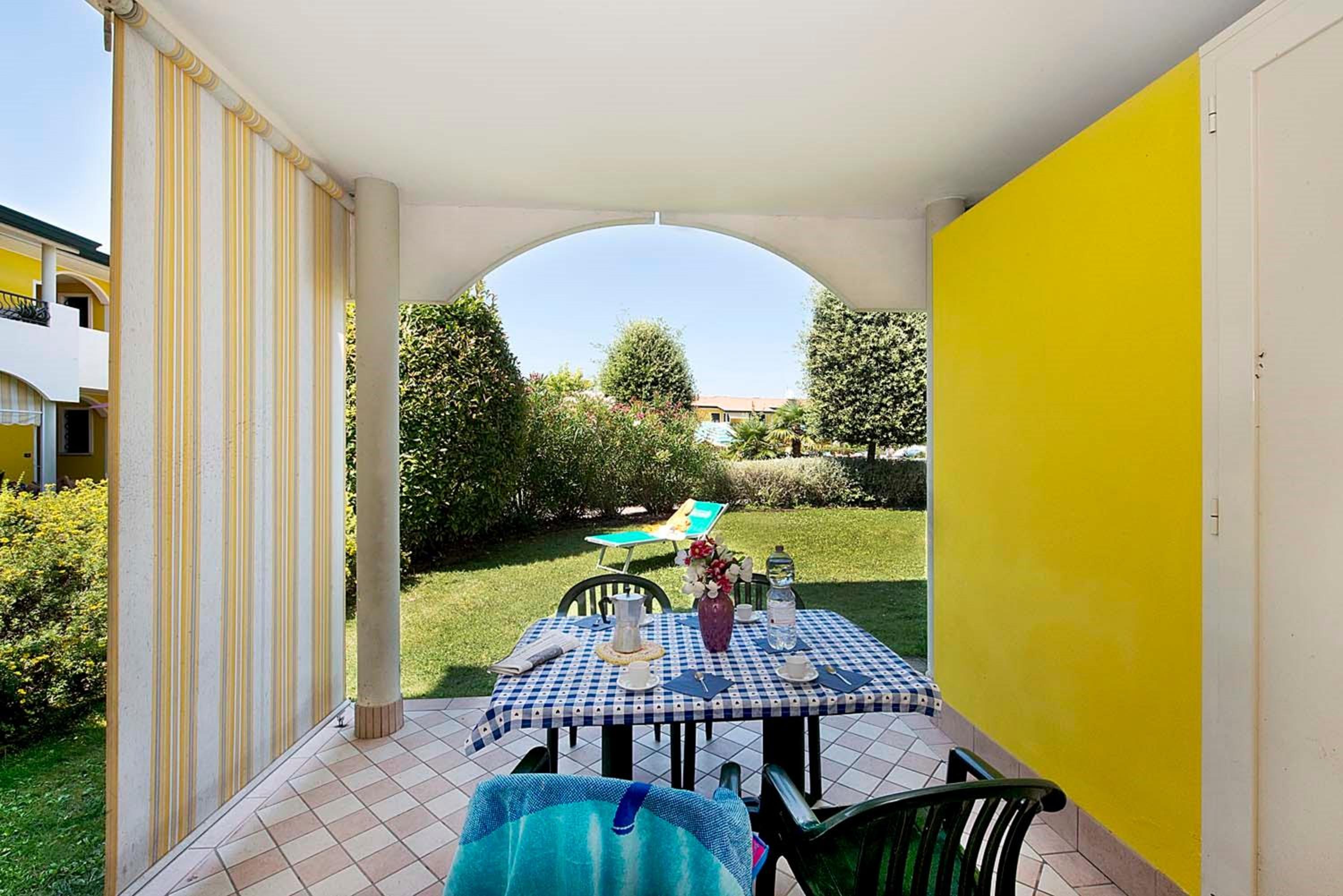 Two-Bedroom Apartment - Ground Floor with Garden photo 2