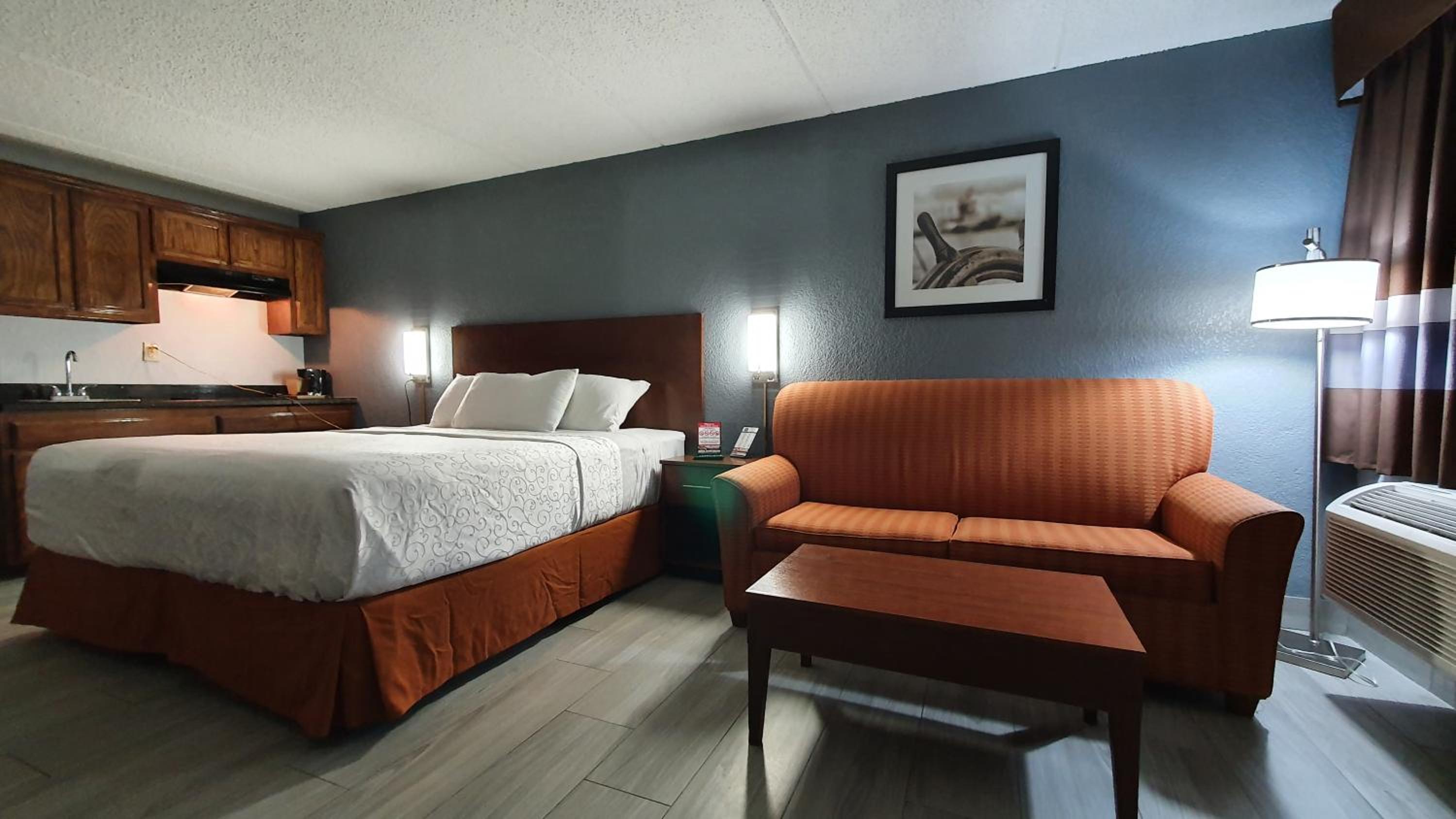 King Room with Kitchenette - Photo 1