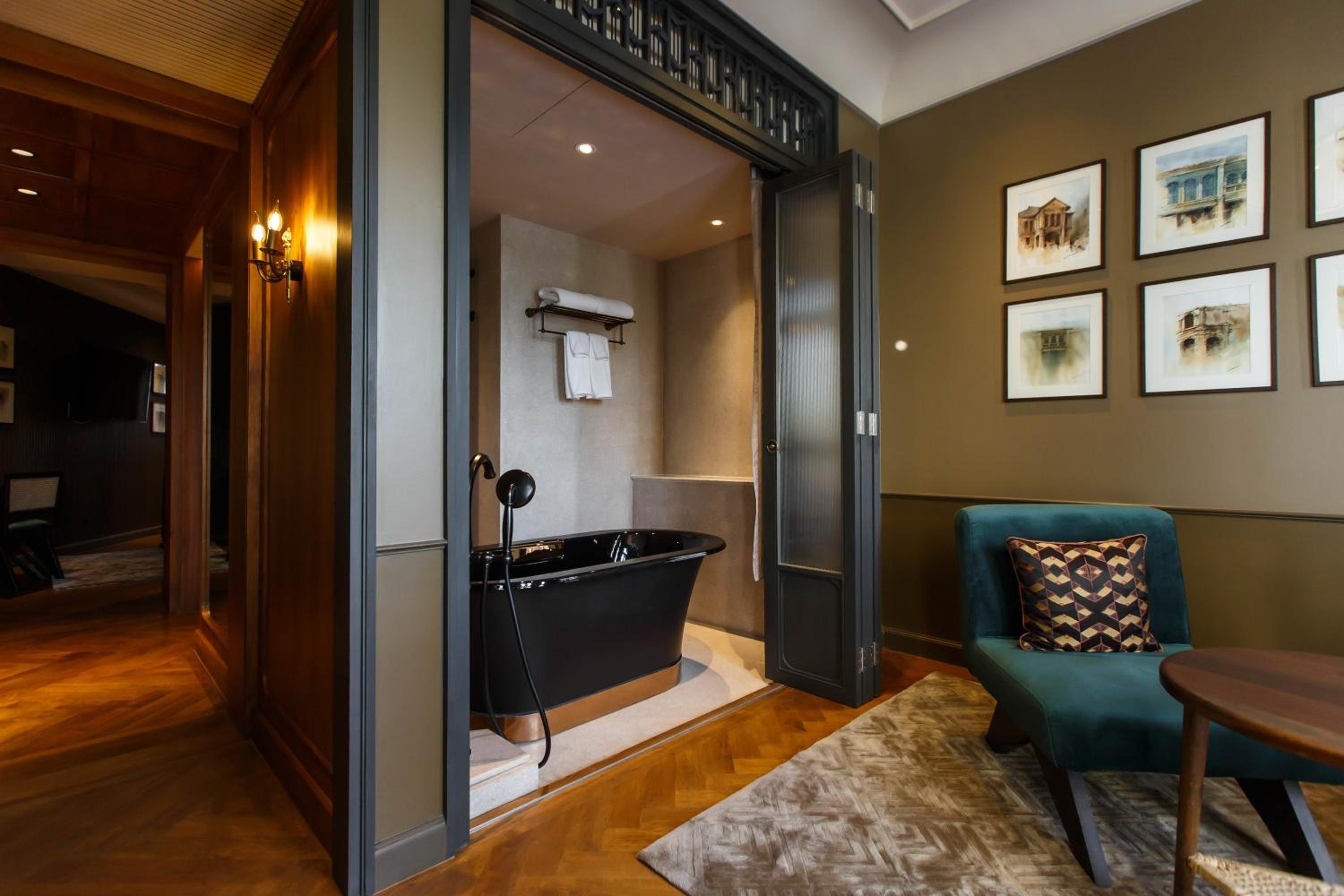 Junior Suite with Private Pool - Photo 4