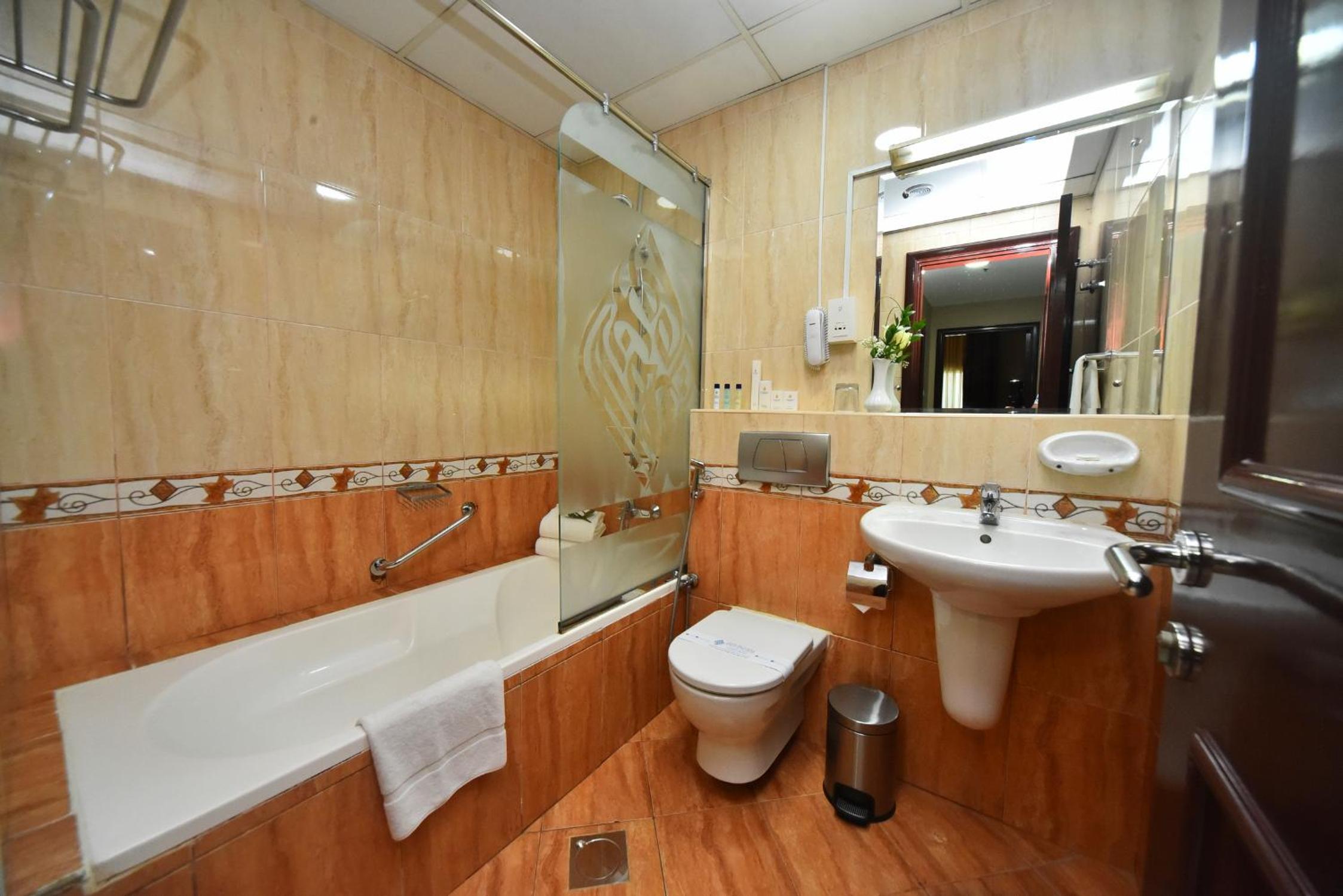 Deluxe Suite photo 3