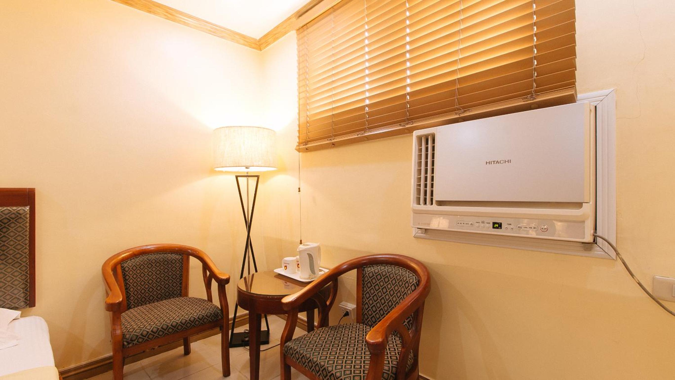 Twin Room - Photo 10